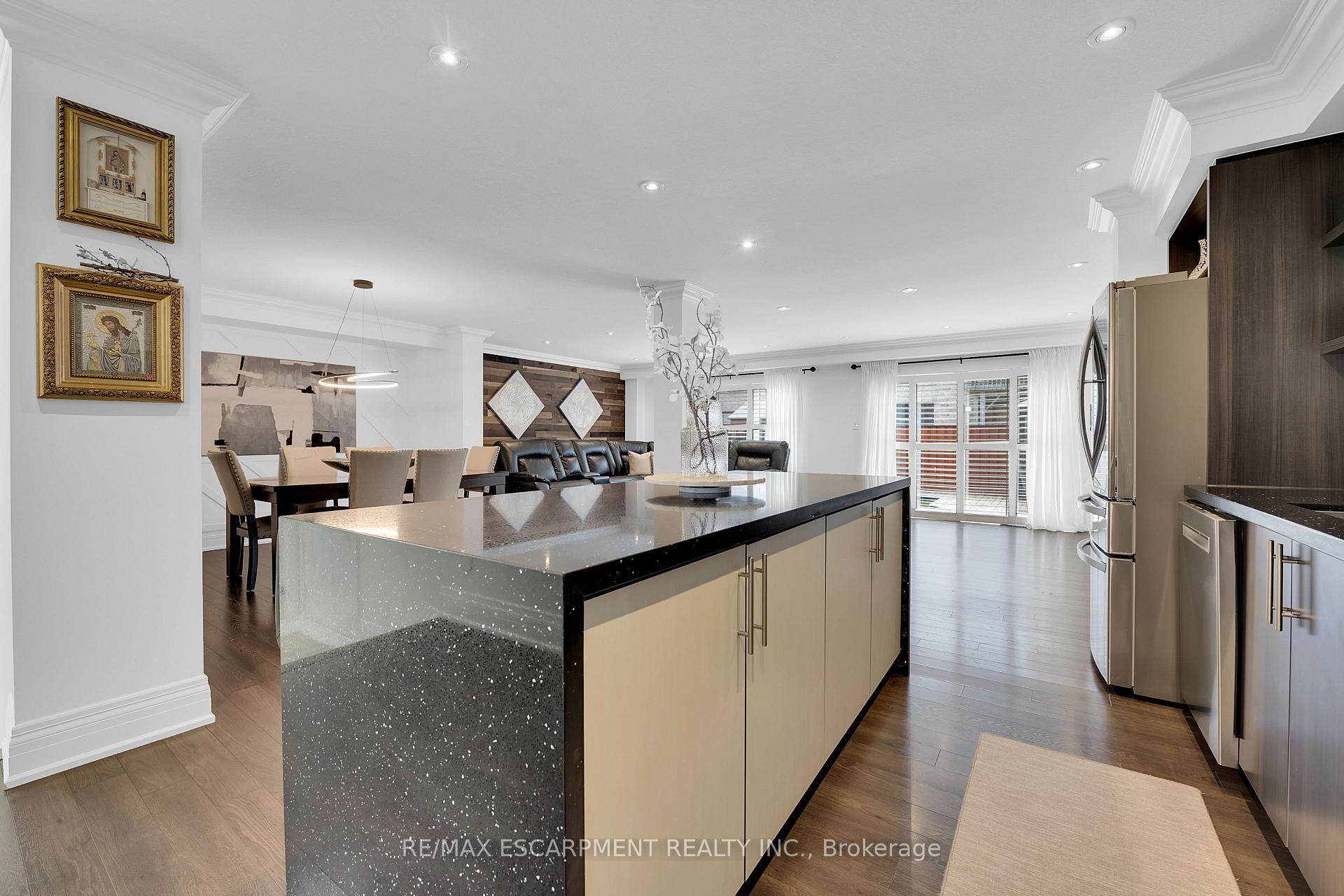 Photo 5 of 72 Aldgate Avenue, Hamilton, Stoney Creek Mountain — HOMEH