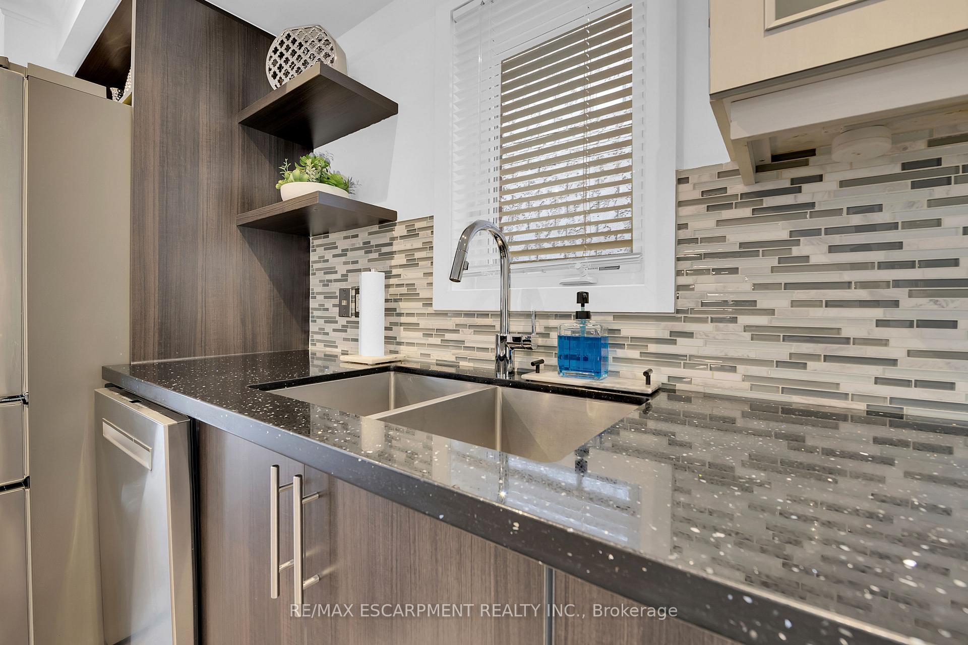 Photo 6 of 72 Aldgate Avenue, Hamilton, Stoney Creek Mountain — HOMEH