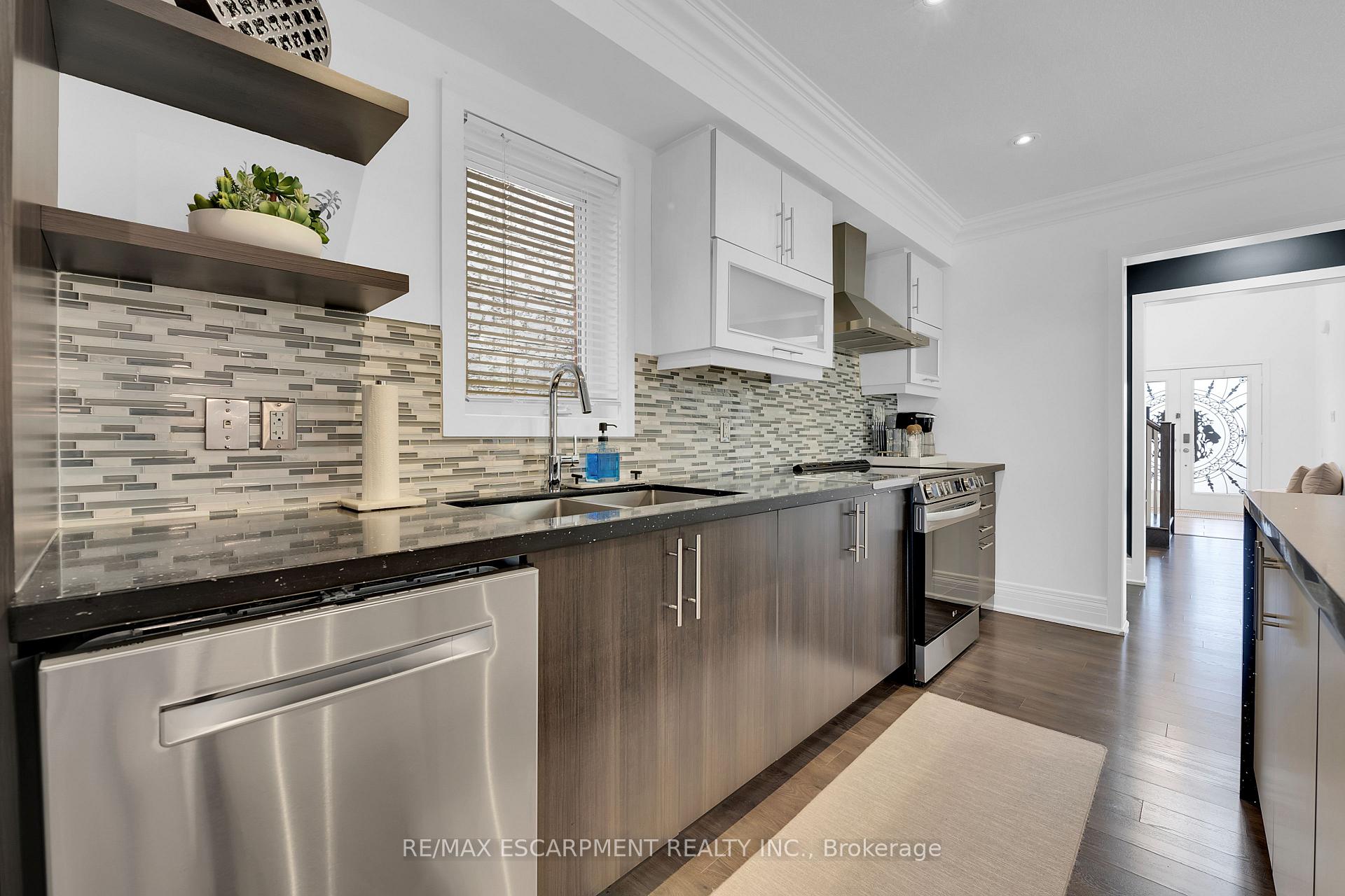 Photo 7 of 72 Aldgate Avenue, Hamilton, Stoney Creek Mountain — HOMEH