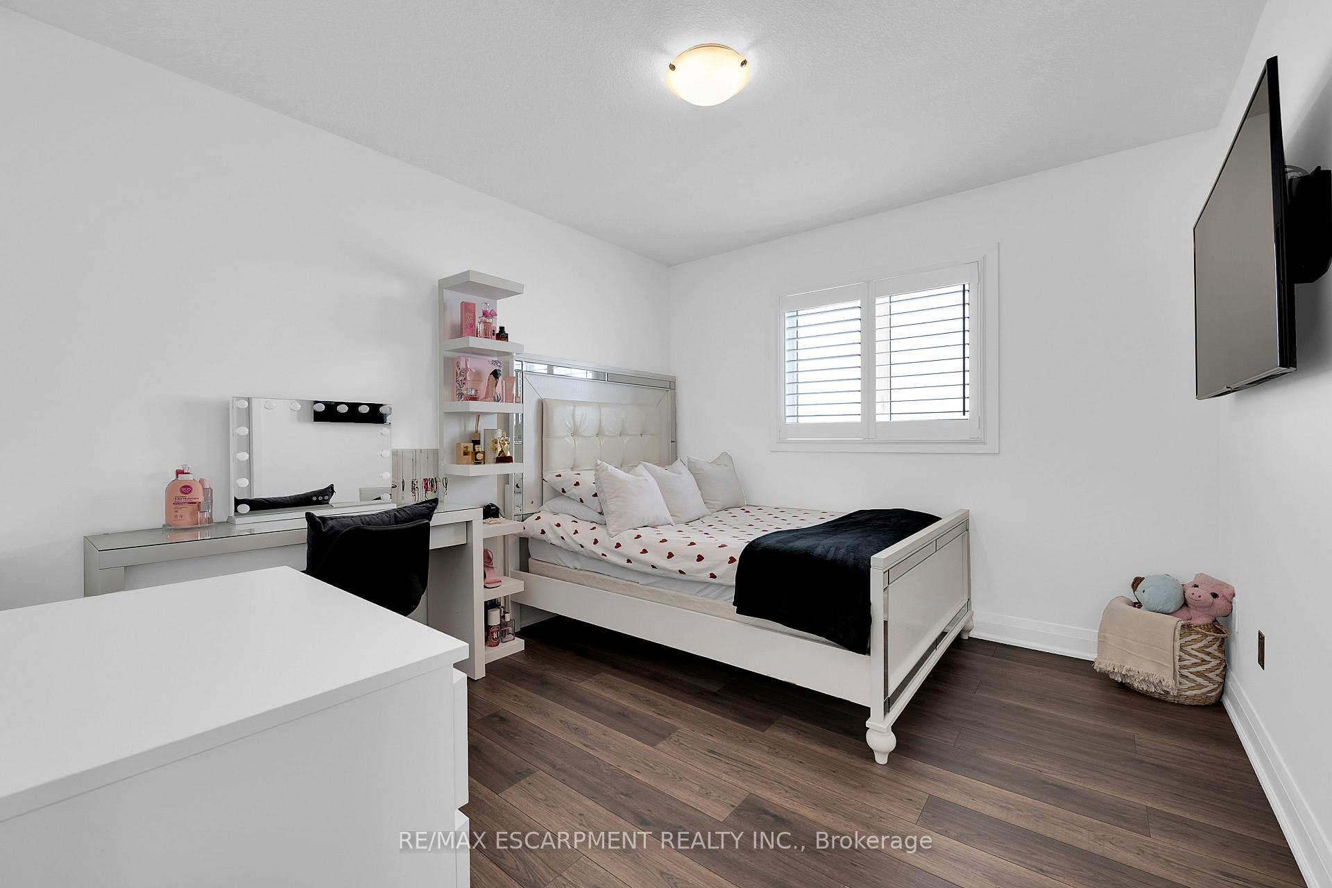 Photo 32 of 72 Aldgate Avenue, Hamilton, Stoney Creek Mountain — HOMEH