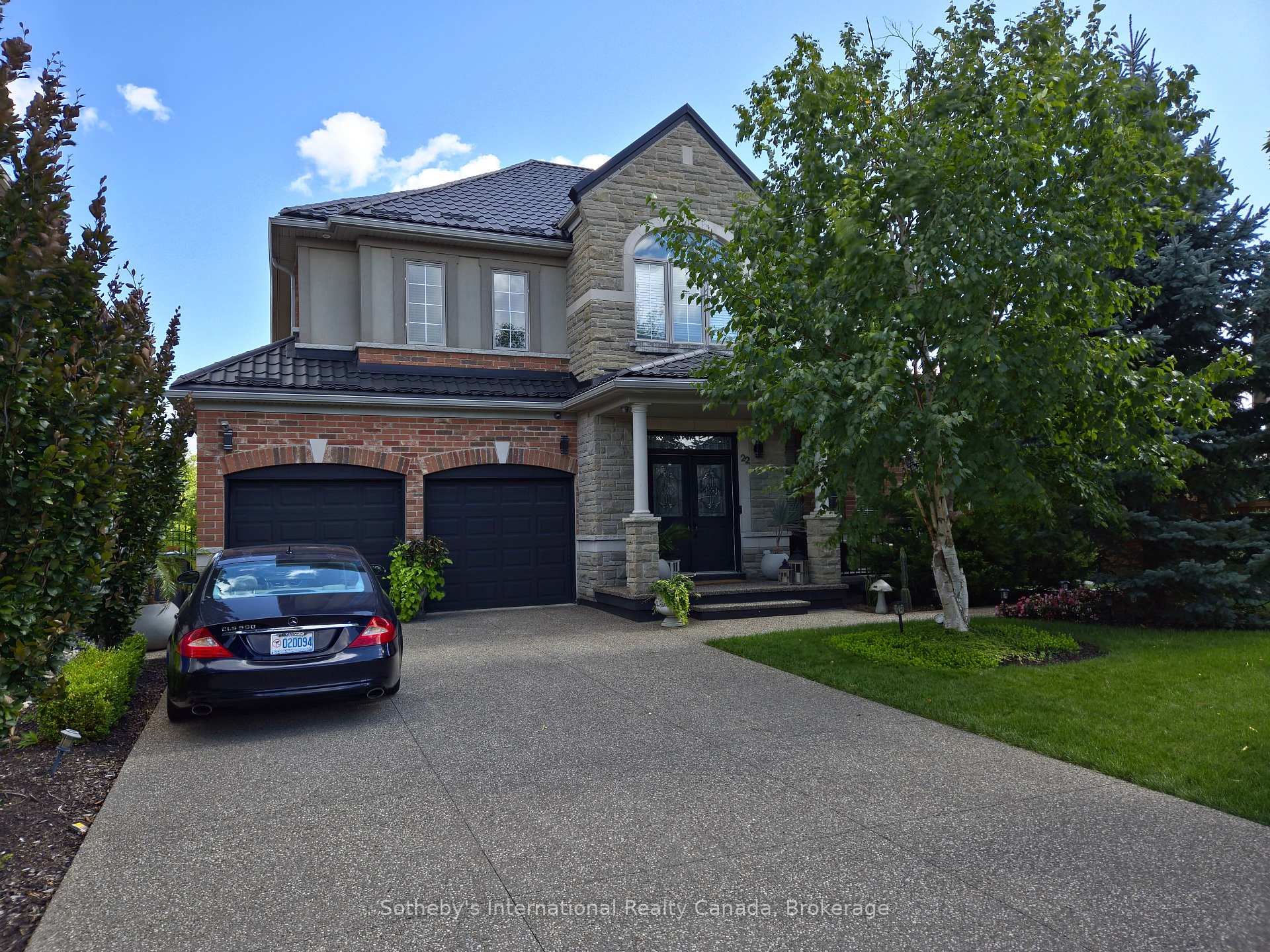 Front of 22 Prada Court