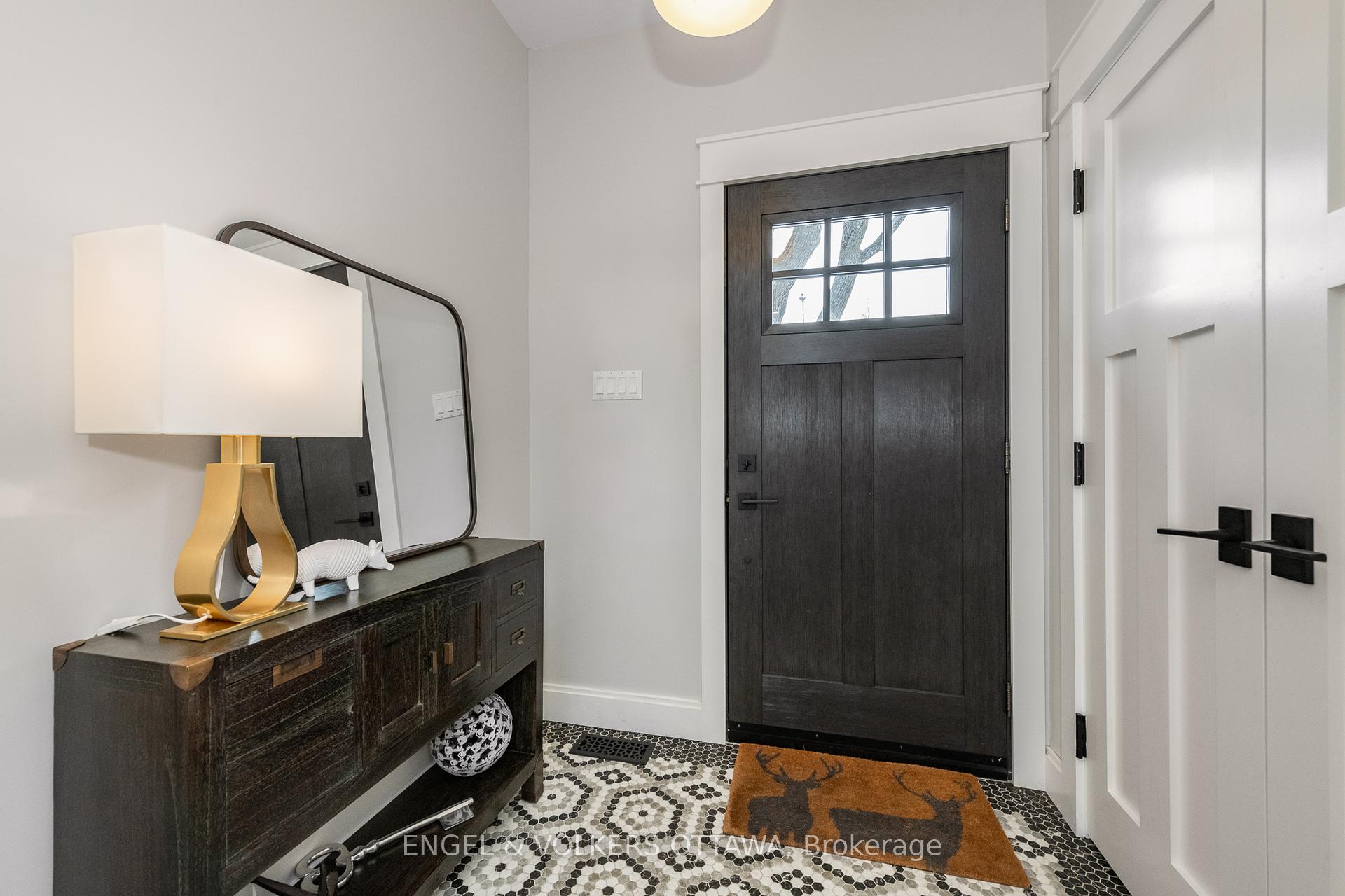 Photo 4 of 25 Mason Terrace, Ottawa, Ottawa East — HOMEH