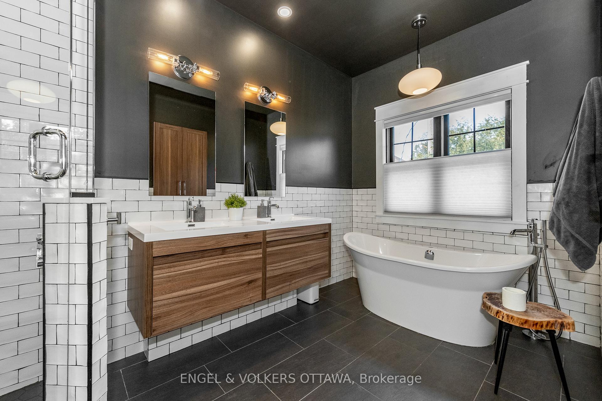 Photo 25 of 25 Mason Terrace, Ottawa, Ottawa East — HOMEH