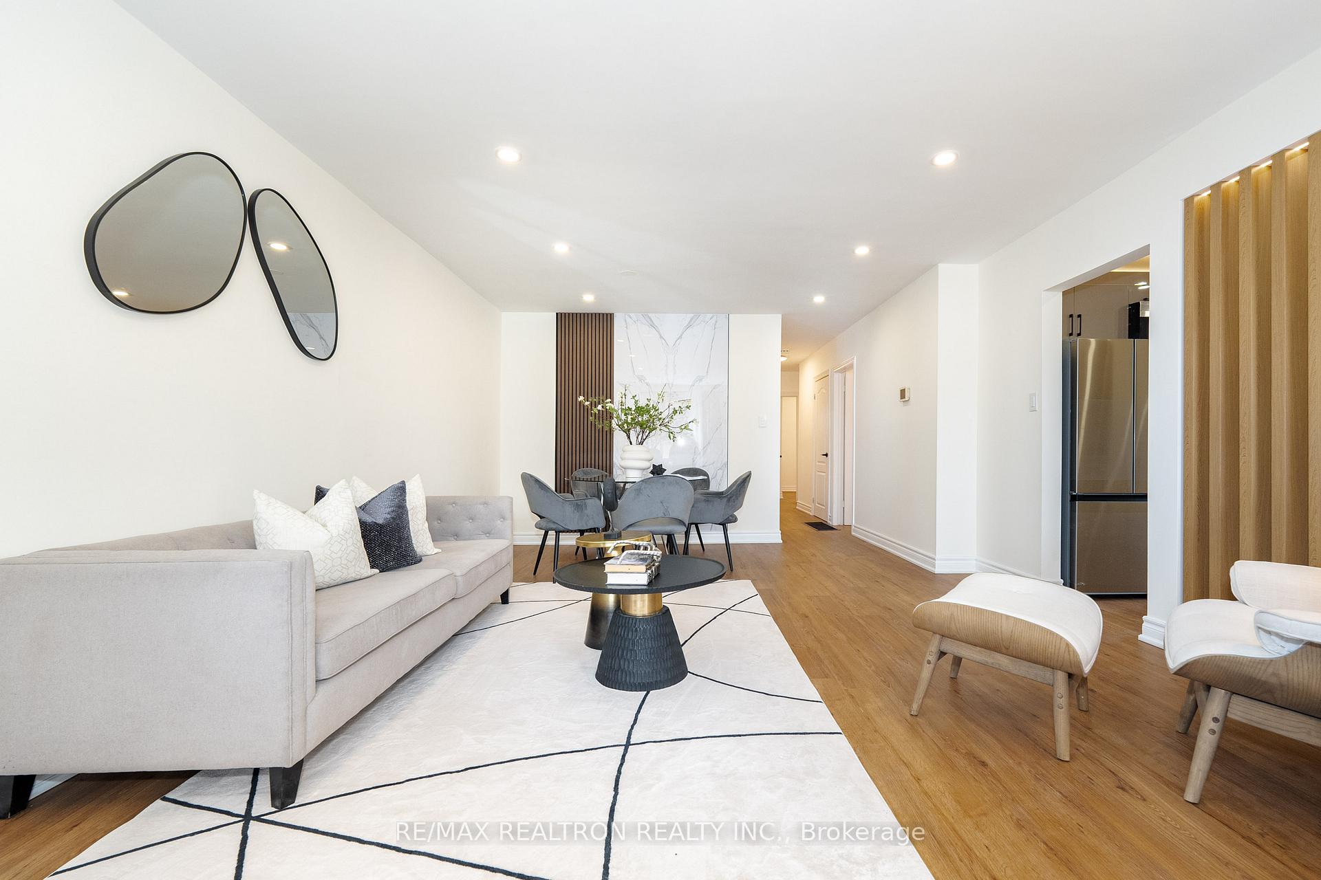 Photo 5 of 15 Richardson Drive, Aurora, Aurora Highlands — HOMEH