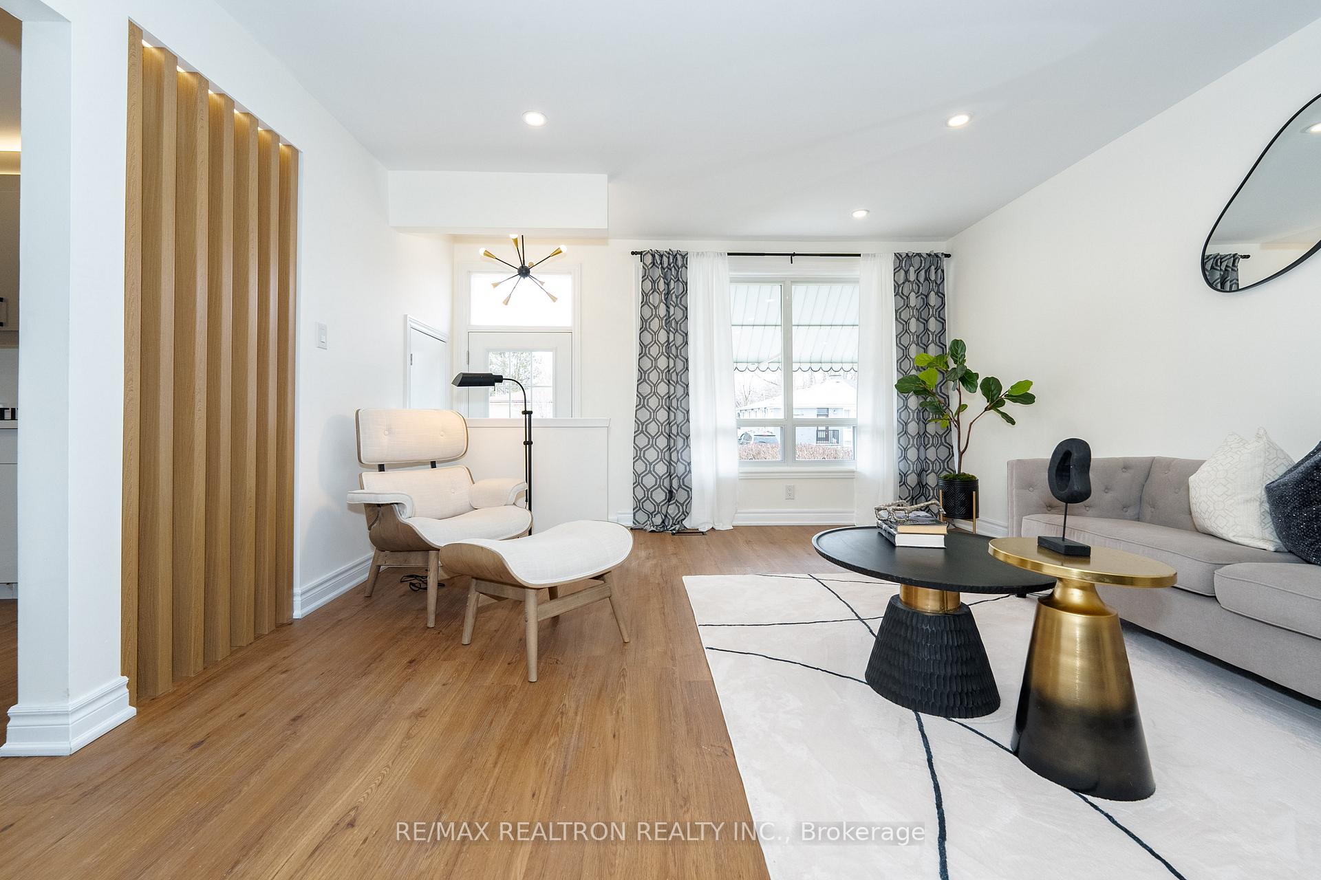 Photo 9 of 15 Richardson Drive, Aurora, Aurora Highlands — HOMEH