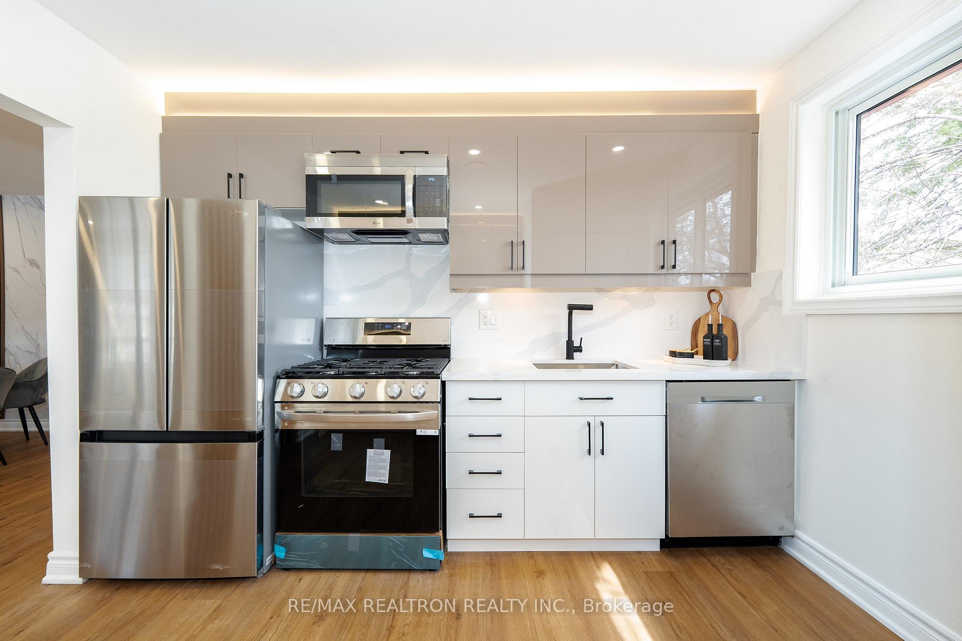 Photo 15 of 15 Richardson Drive, Aurora, Aurora Highlands — HOMEH