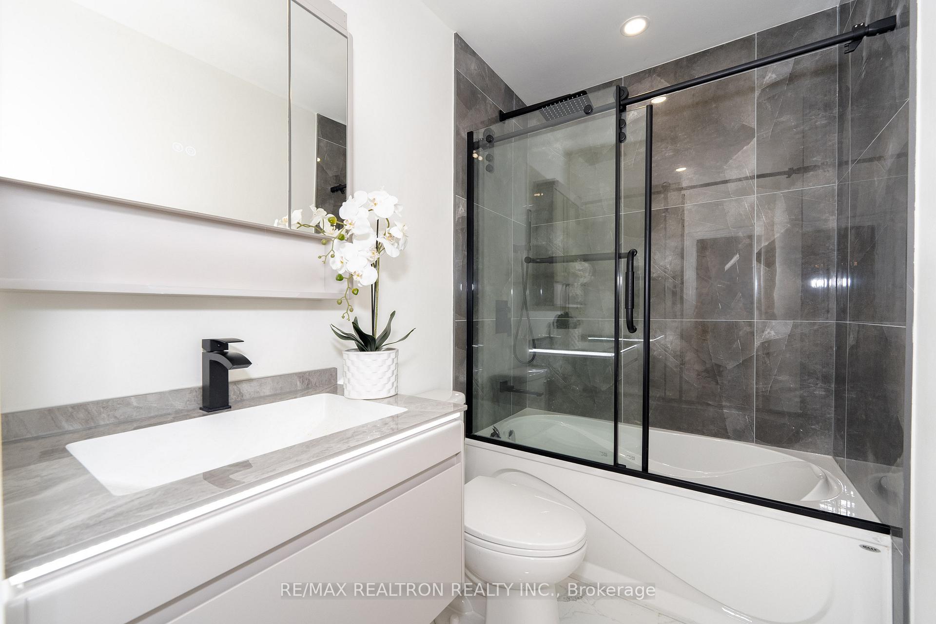 Photo 16 of 15 Richardson Drive, Aurora, Aurora Highlands — HOMEH