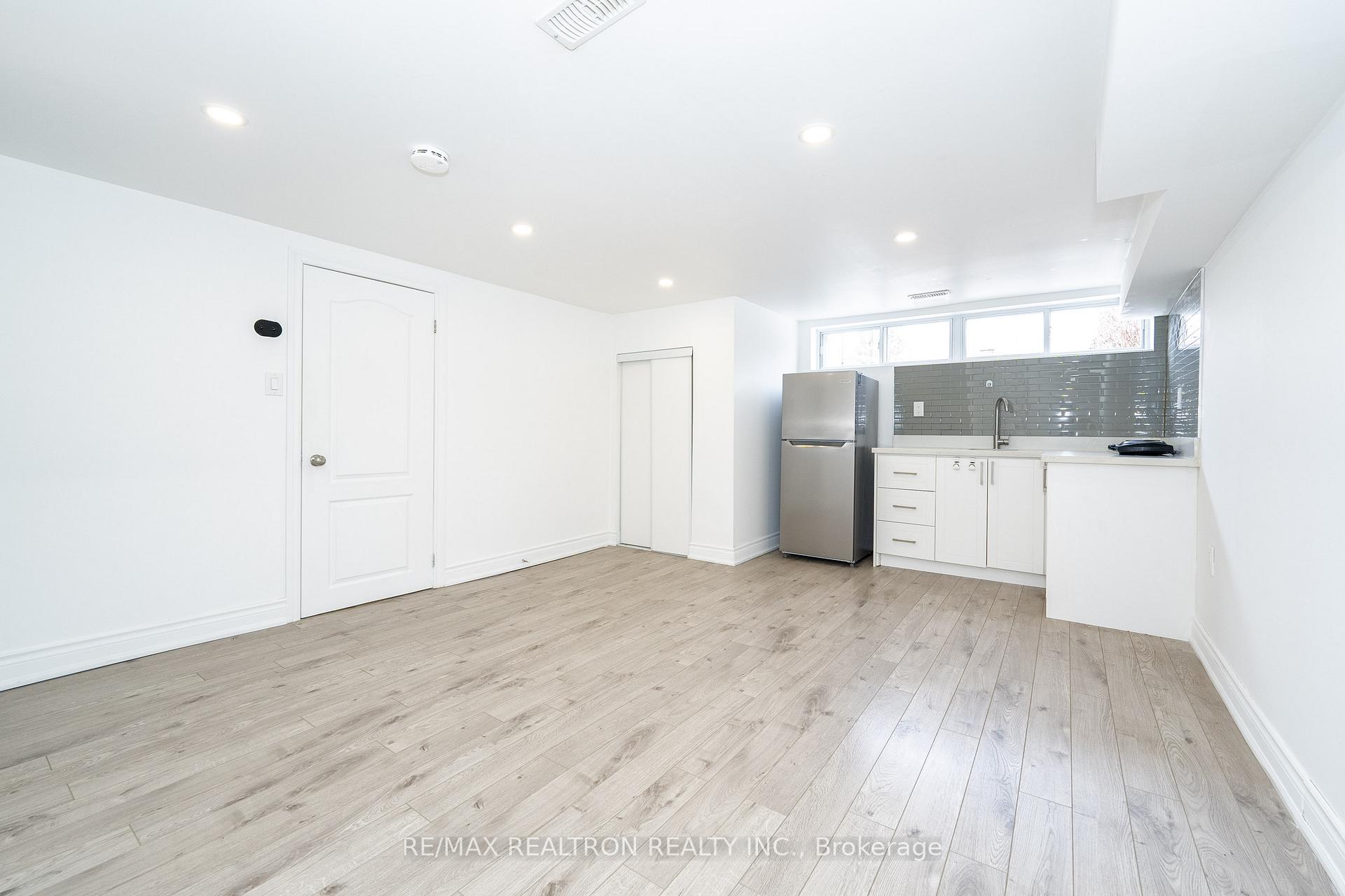 Photo 34 of 15 Richardson Drive, Aurora, Aurora Highlands — HOMEH