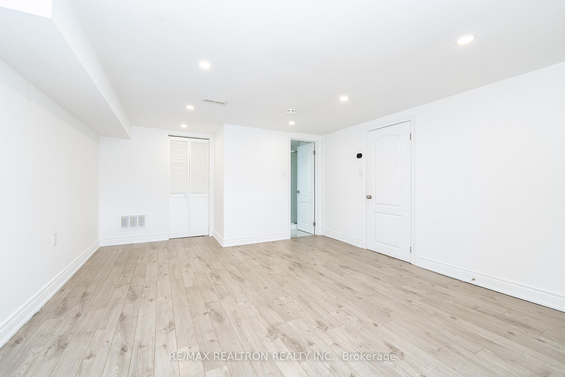 Photo 33 of 15 Richardson Drive, Aurora, Aurora Highlands — HOMEH