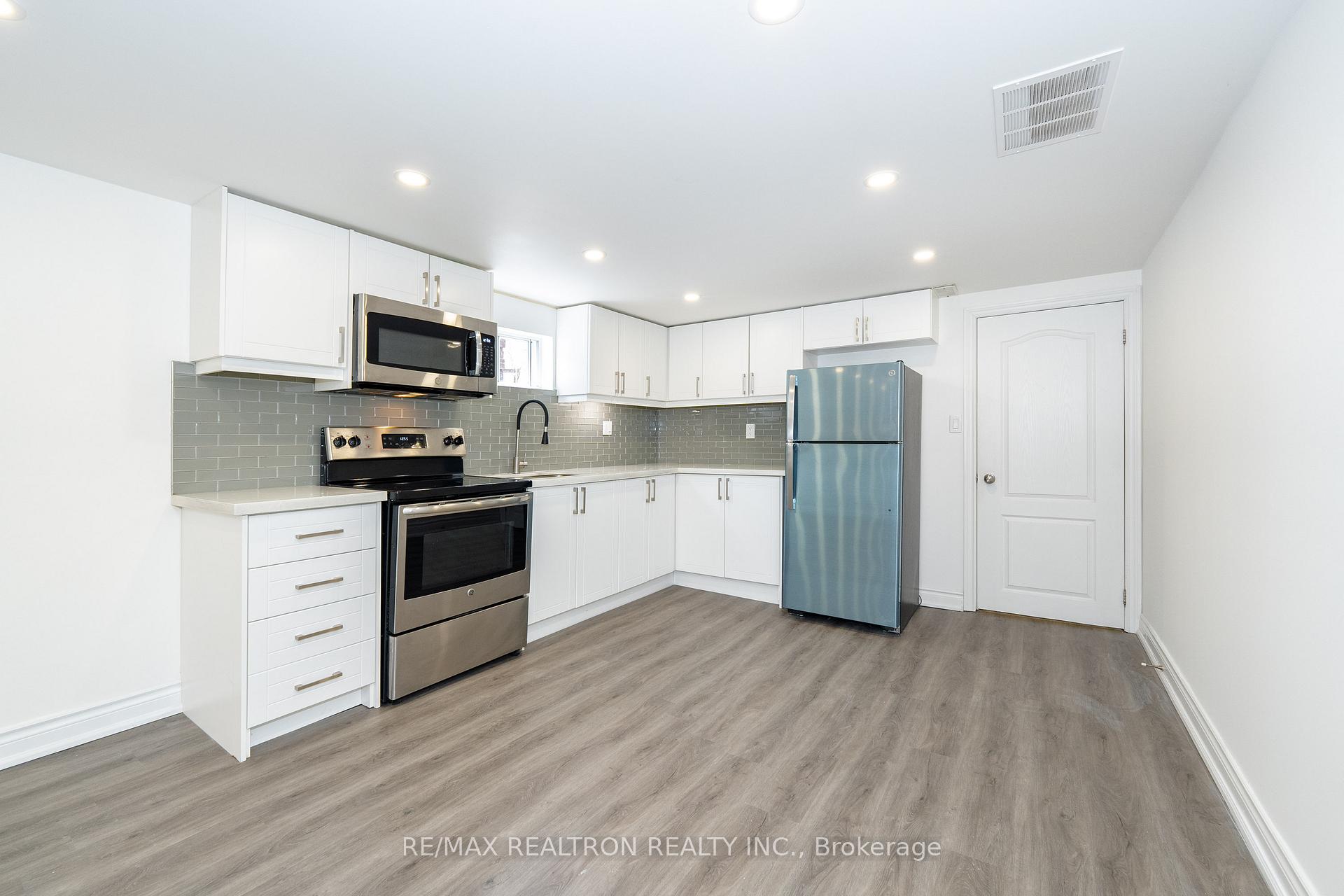 Photo 37 of 15 Richardson Drive, Aurora, Aurora Highlands — HOMEH