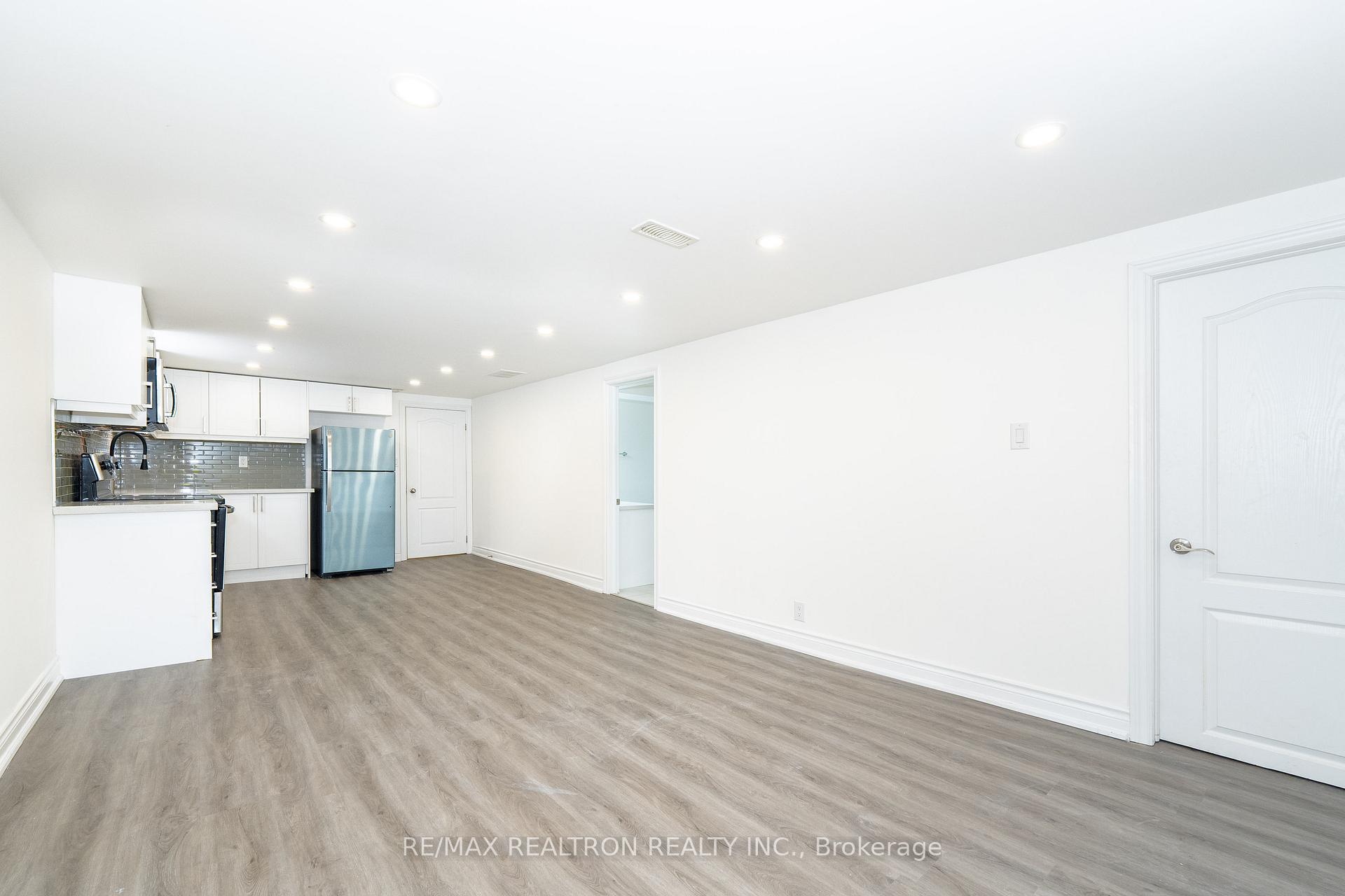 Photo 38 of 15 Richardson Drive, Aurora, Aurora Highlands — HOMEH