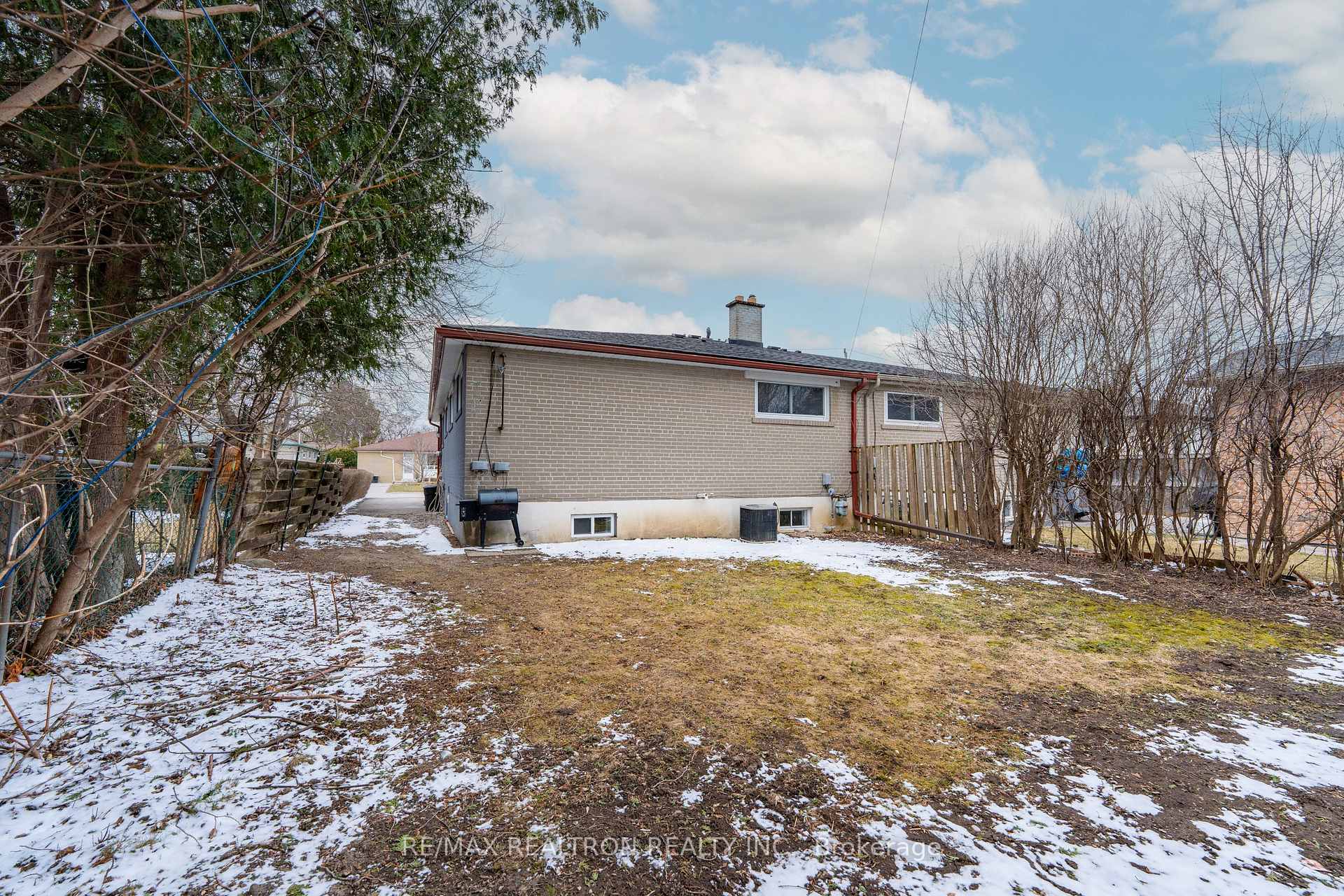 Photo 49 of 15 Richardson Drive, Aurora, Aurora Highlands — HOMEH