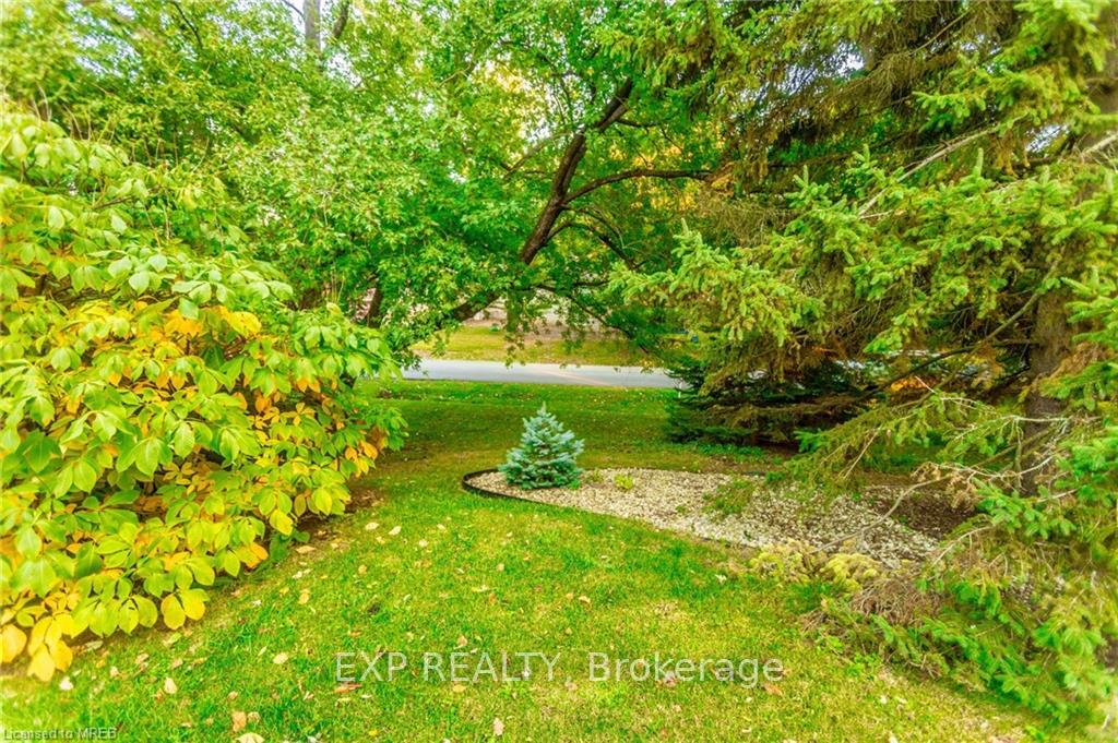 Photo 6 of Unit B, 376 Philip Place, Hamilton, Ancaster — HOMEH