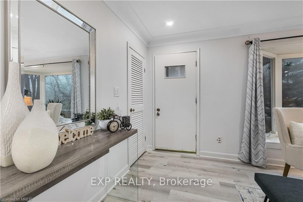 Photo 13 of Unit B, 376 Philip Place, Hamilton, Ancaster — HOMEH