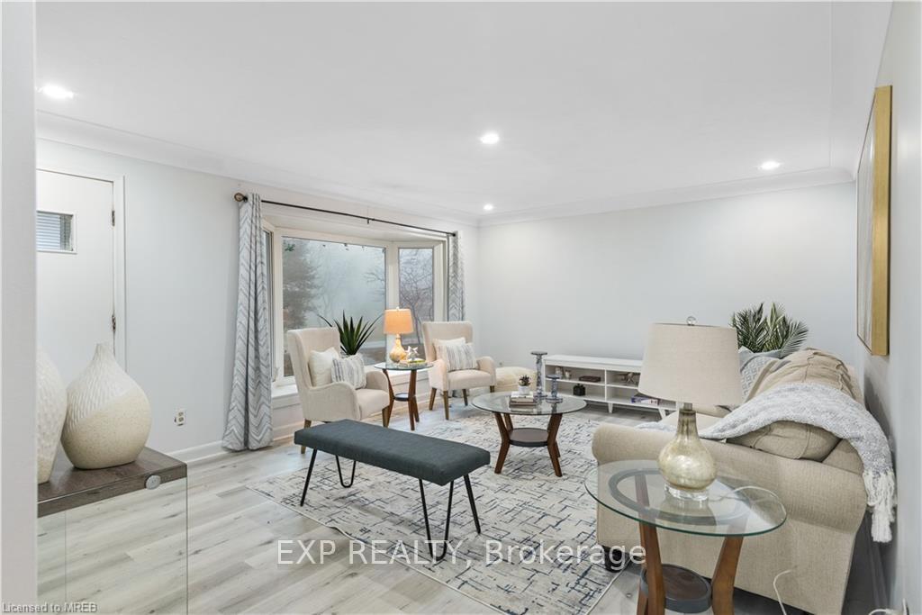 Photo 14 of Unit B, 376 Philip Place, Hamilton, Ancaster — HOMEH