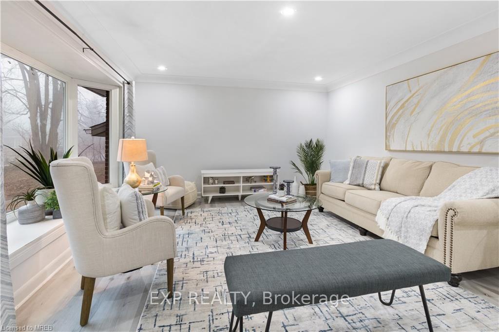Photo 16 of Unit B, 376 Philip Place, Hamilton, Ancaster — HOMEH