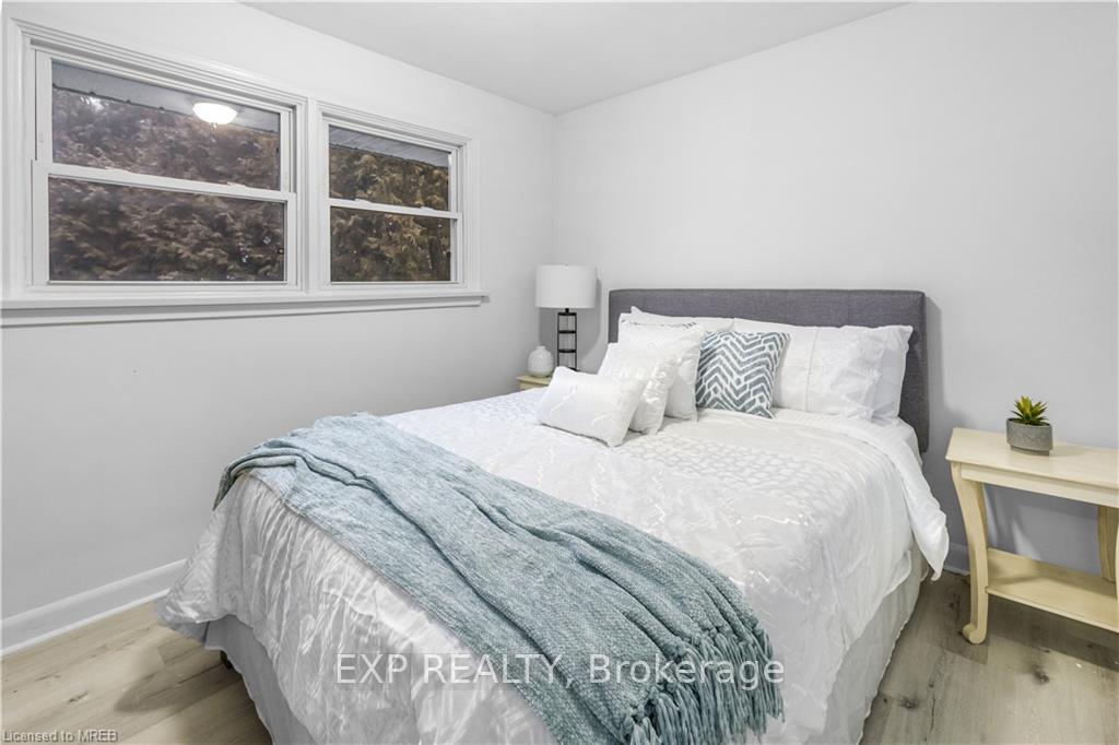 Photo 19 of Unit B, 376 Philip Place, Hamilton, Ancaster — HOMEH