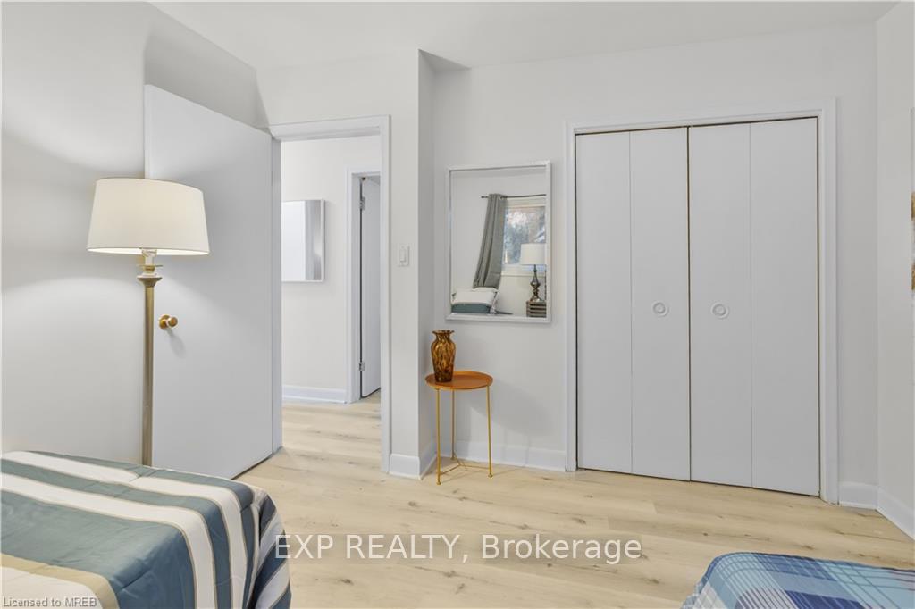 Photo 23 of Unit B, 376 Philip Place, Hamilton, Ancaster — HOMEH