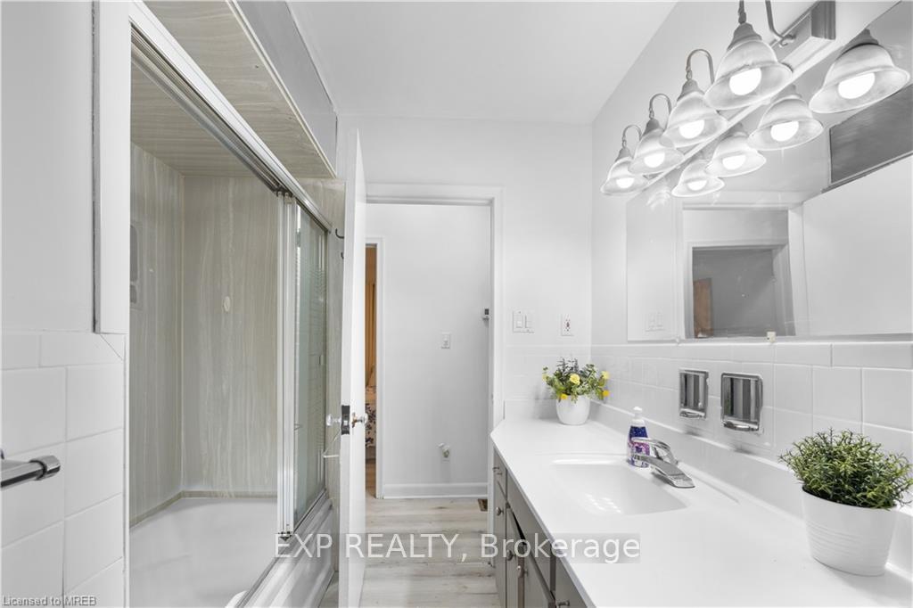 Photo 27 of Unit B, 376 Philip Place, Hamilton, Ancaster — HOMEH