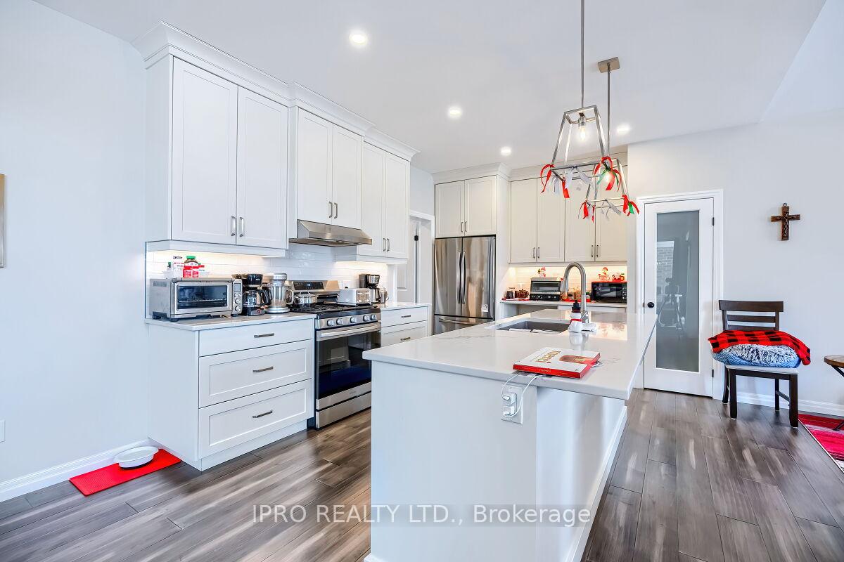Photo 12 of 111 Renaissance Drive, St. Thomas — HOMEH