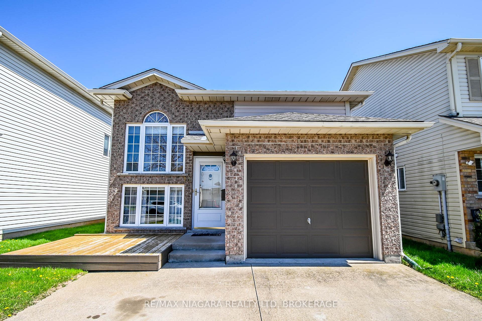Photo 1 of 14 Jennifer Crescent, St. Catharines, Carlton/Bunting — HOMEH