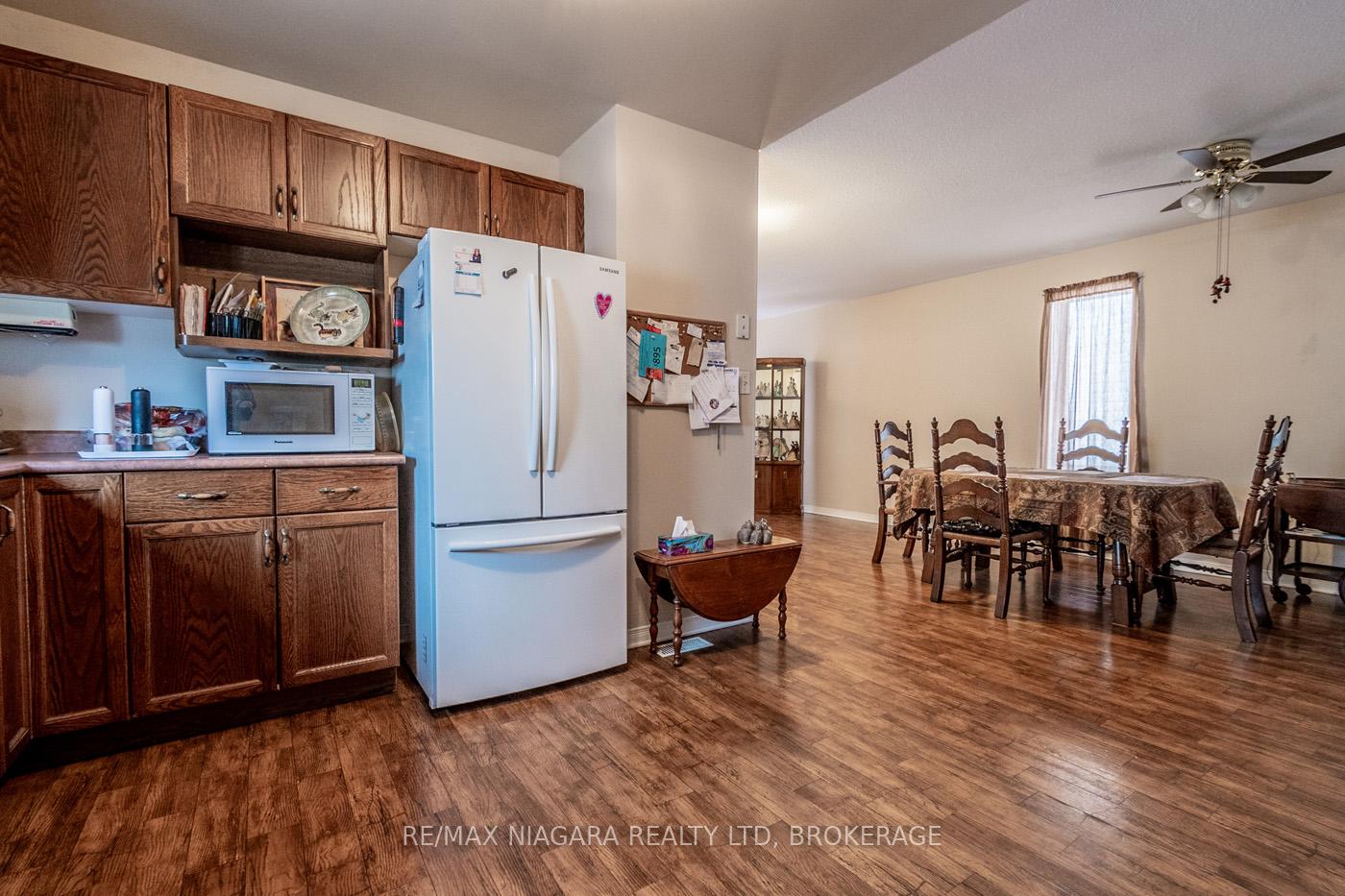 Photo 5 of 14 Jennifer Crescent, St. Catharines, Carlton/Bunting — HOMEH