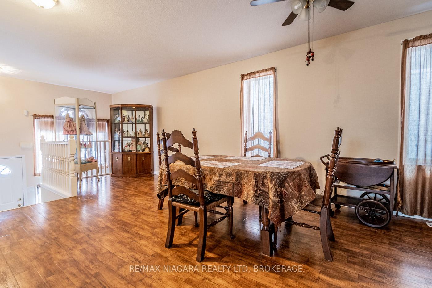 Photo 6 of 14 Jennifer Crescent, St. Catharines, Carlton/Bunting — HOMEH