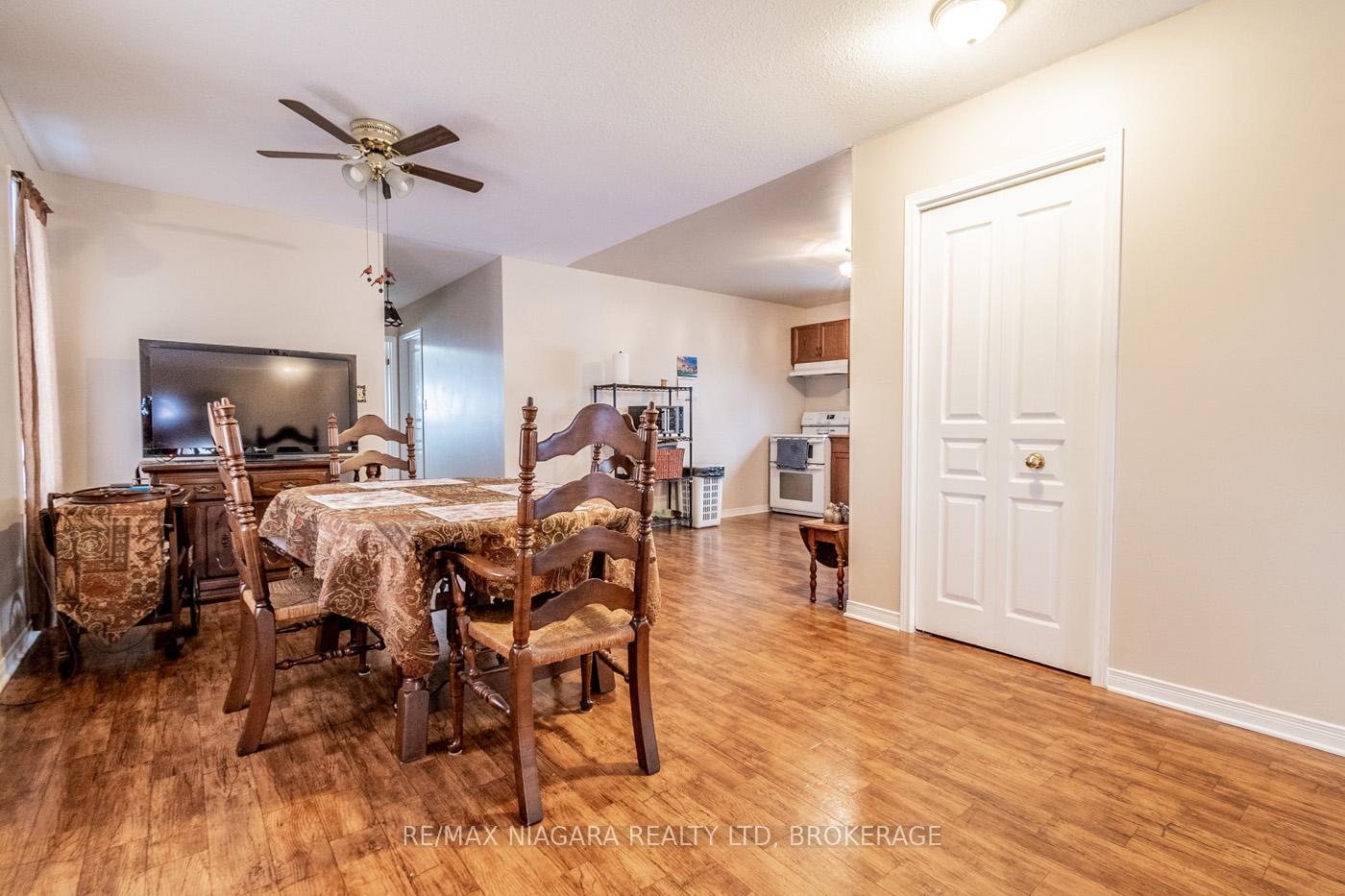 Photo 9 of 14 Jennifer Crescent, St. Catharines, Carlton/Bunting — HOMEH