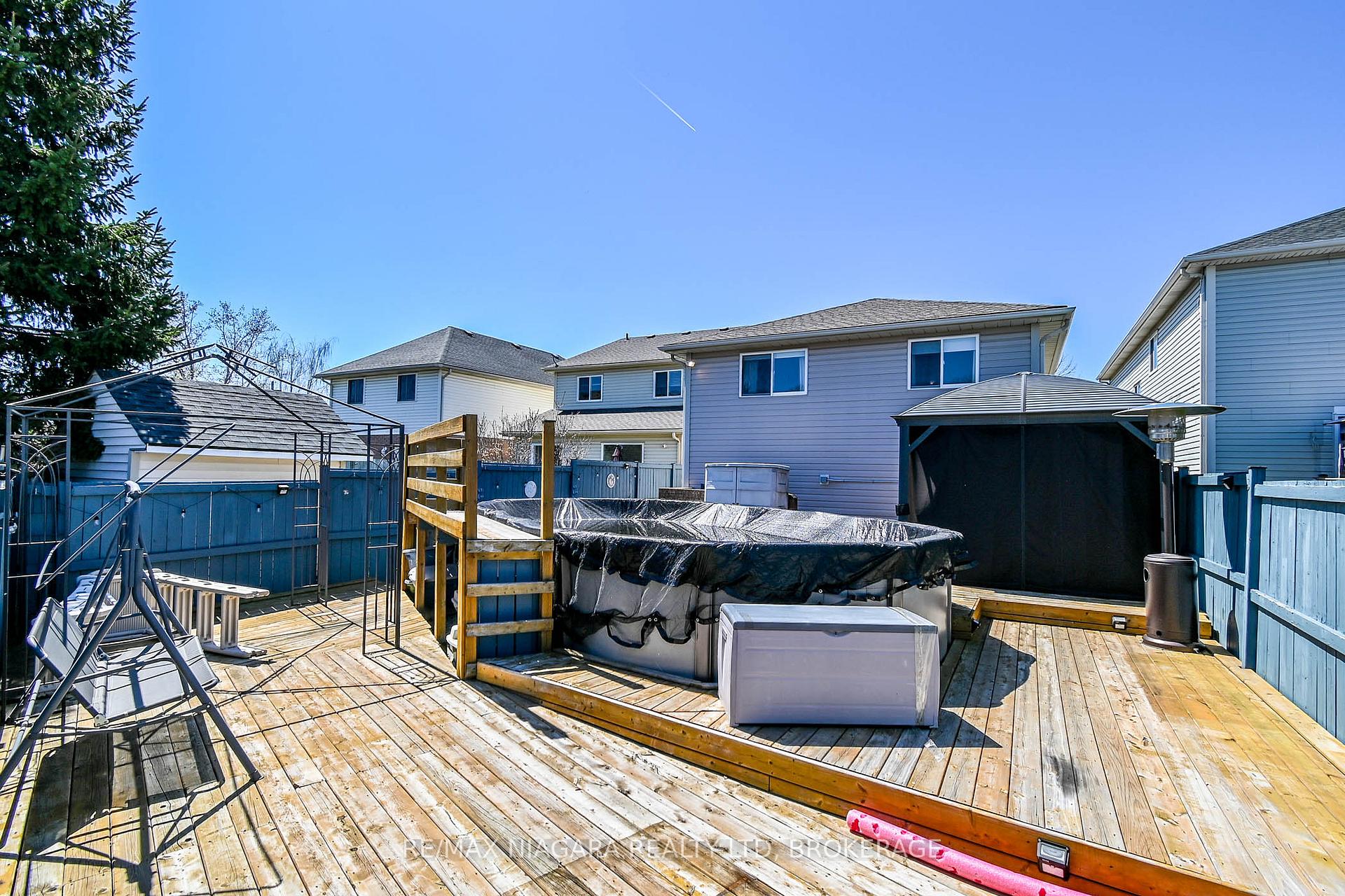Photo 21 of 14 Jennifer Crescent, St. Catharines, Carlton/Bunting — HOMEH