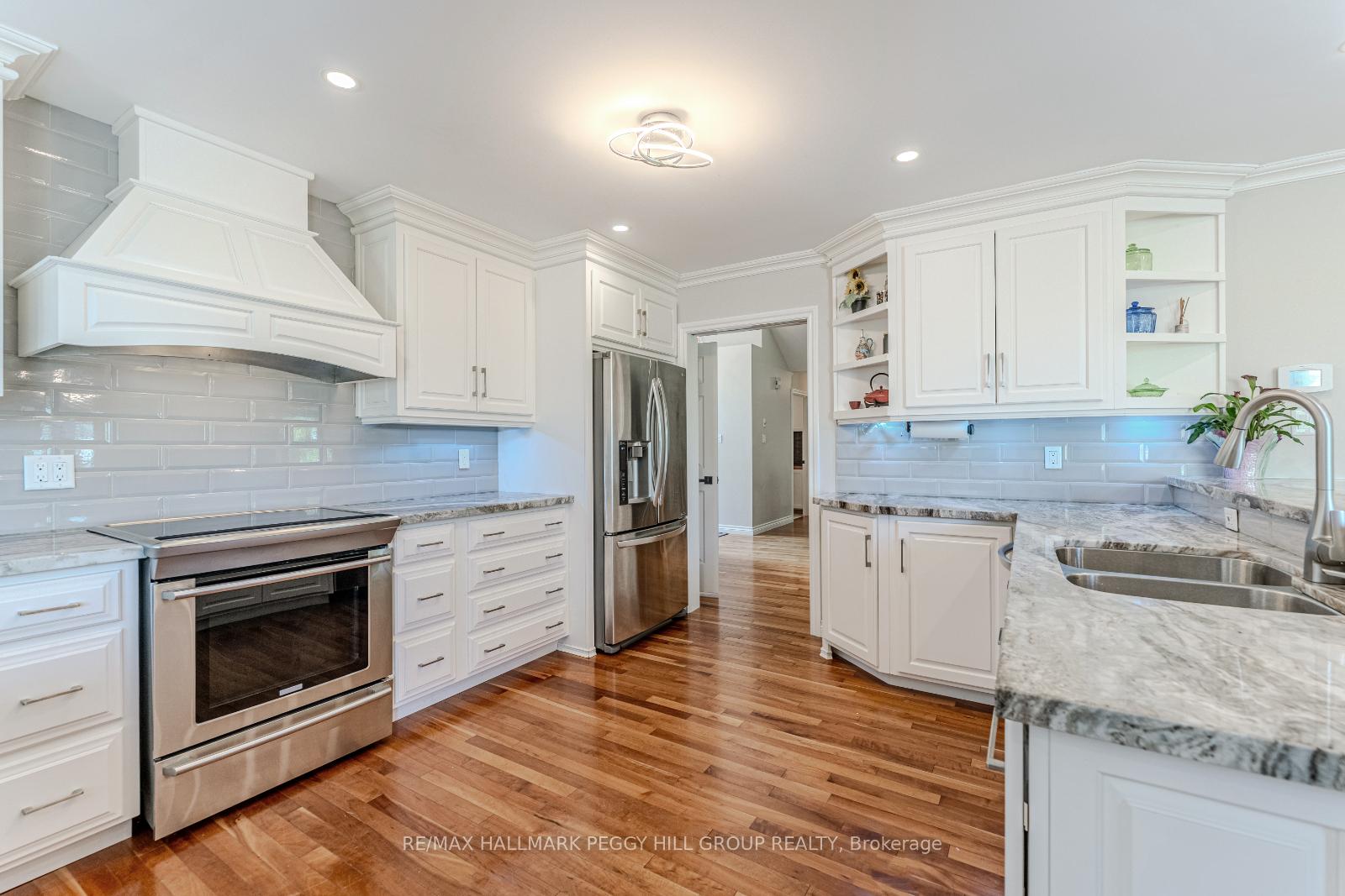 Photo 6 of 64 Woodcrest Road, Barrie, Allandale Heights — HOMEH