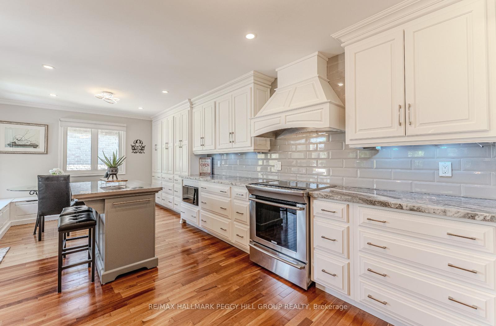 Photo 7 of 64 Woodcrest Road, Barrie, Allandale Heights — HOMEH