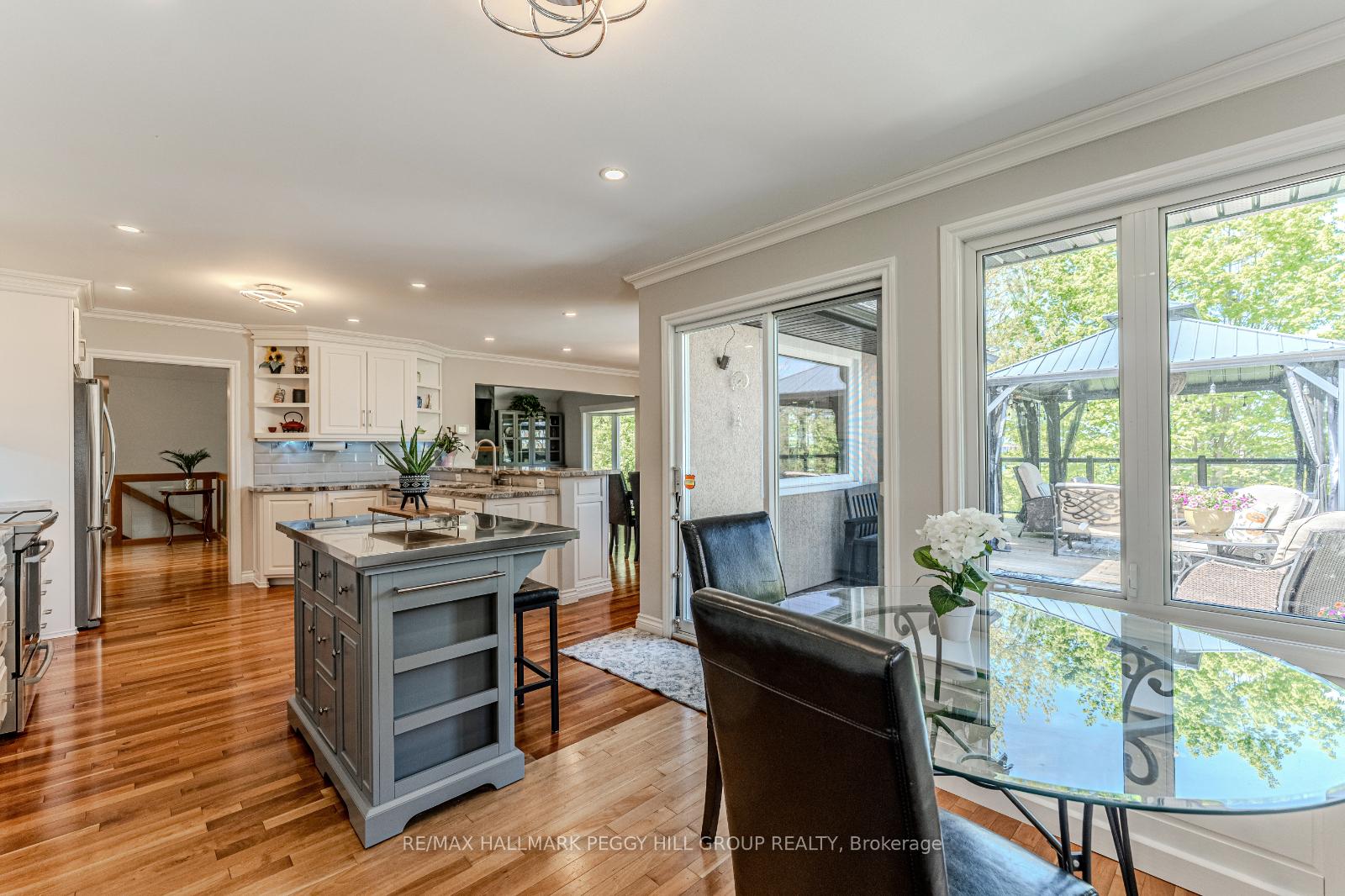 Photo 8 of 64 Woodcrest Road, Barrie, Allandale Heights — HOMEH