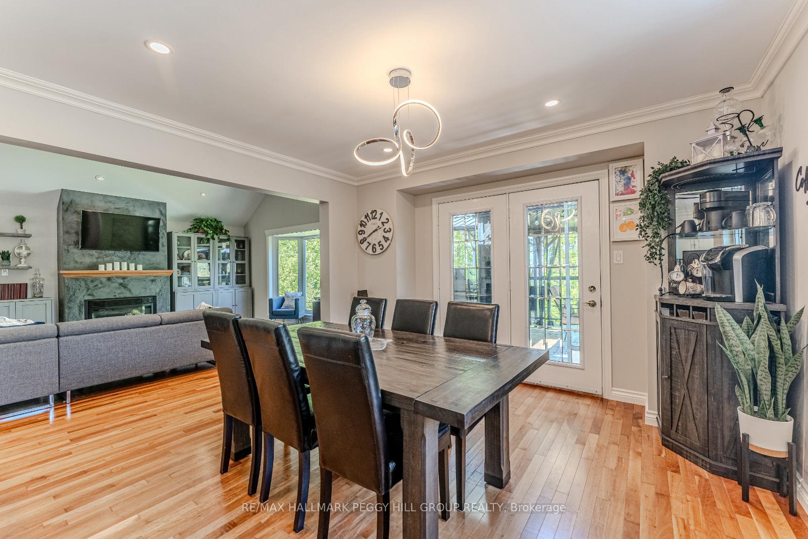 Photo 5 of 64 Woodcrest Road, Barrie, Allandale Heights — HOMEH