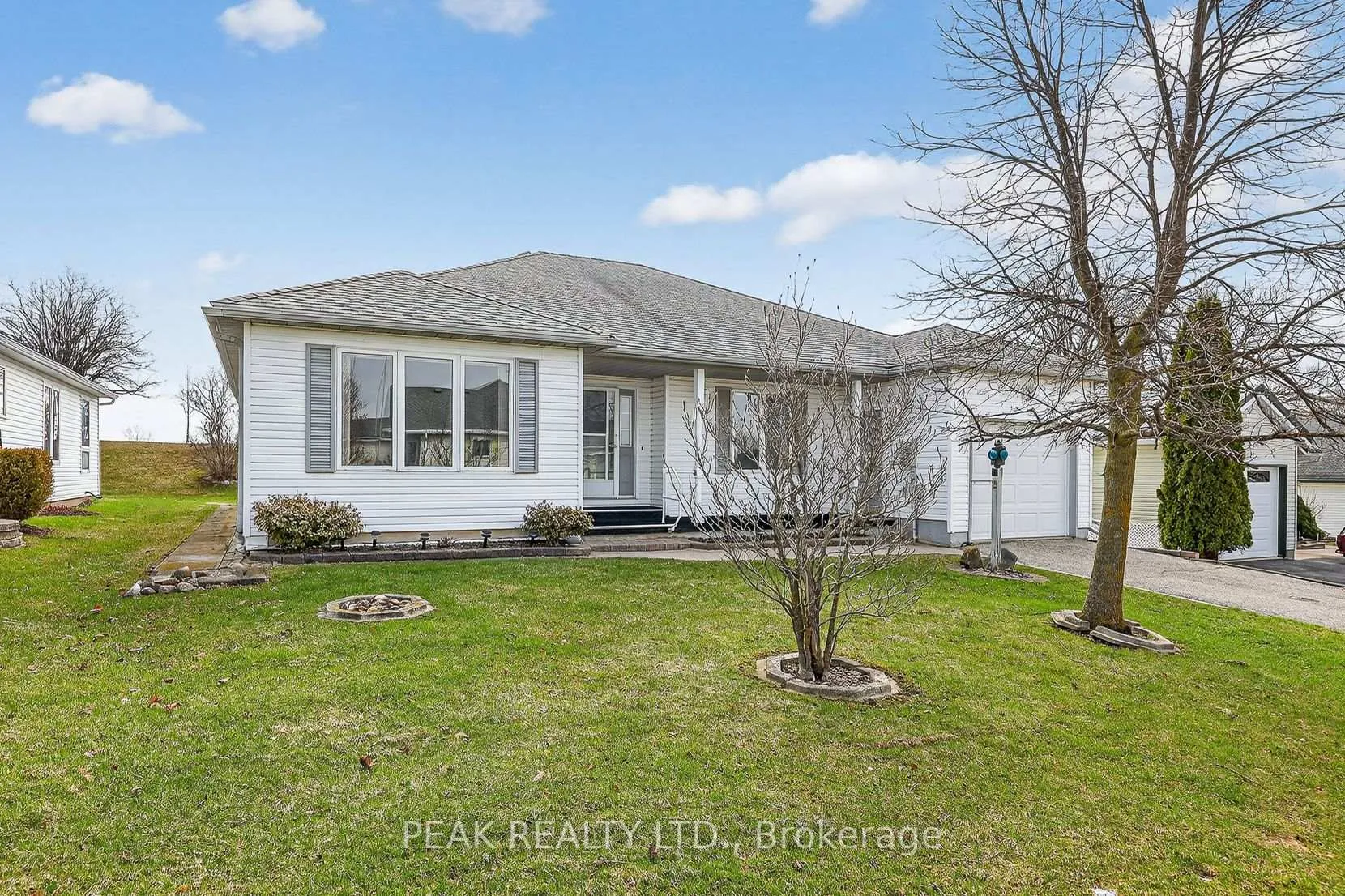 Photo 1 of 39 Summit Crescent, Wilmot — HOMEH