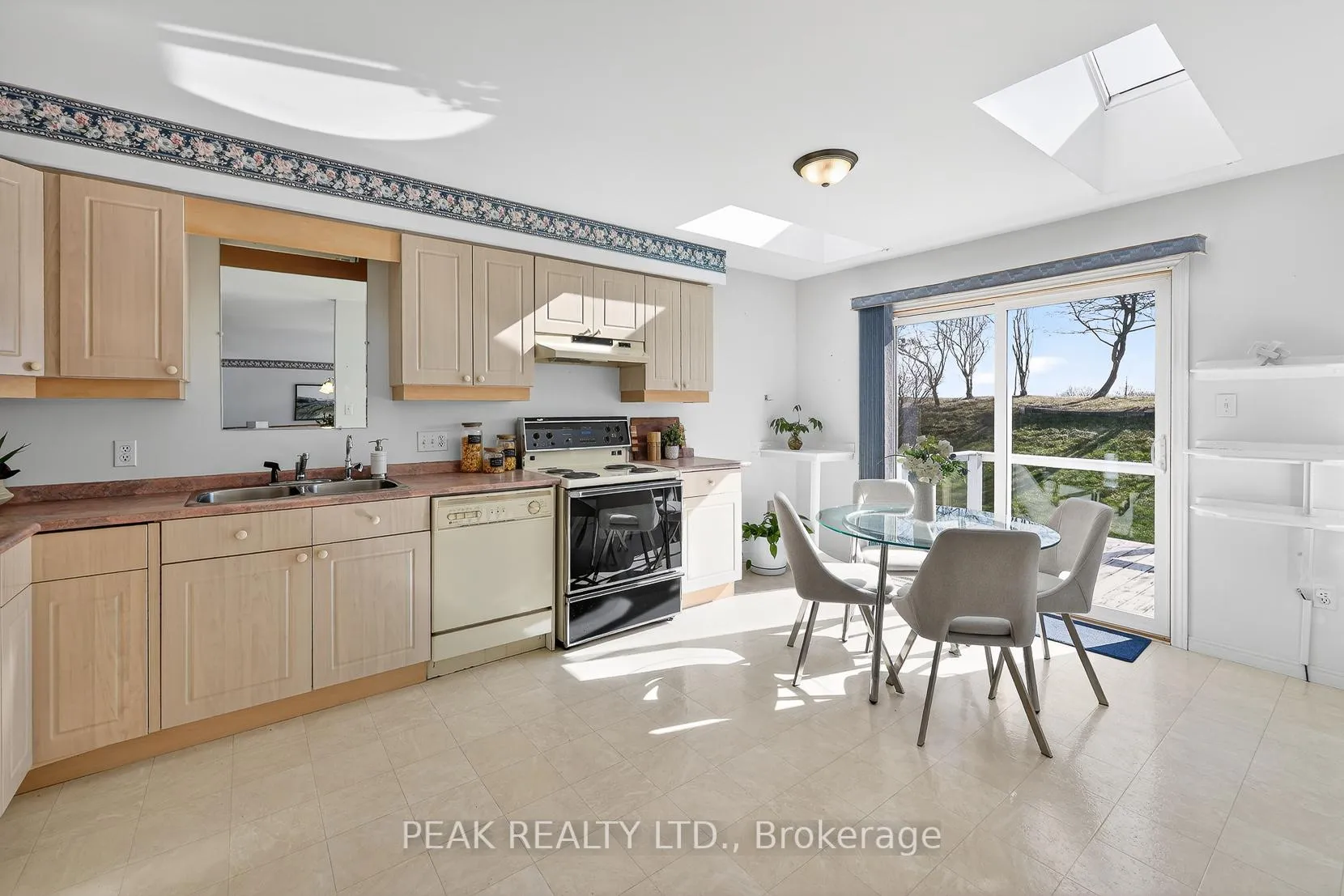 Photo 8 of 39 Summit Crescent, Wilmot — HOMEH