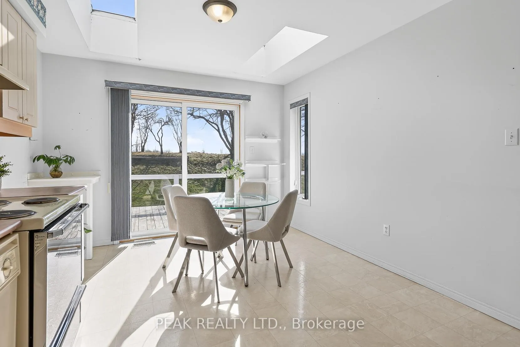 Photo 10 of 39 Summit Crescent, Wilmot — HOMEH