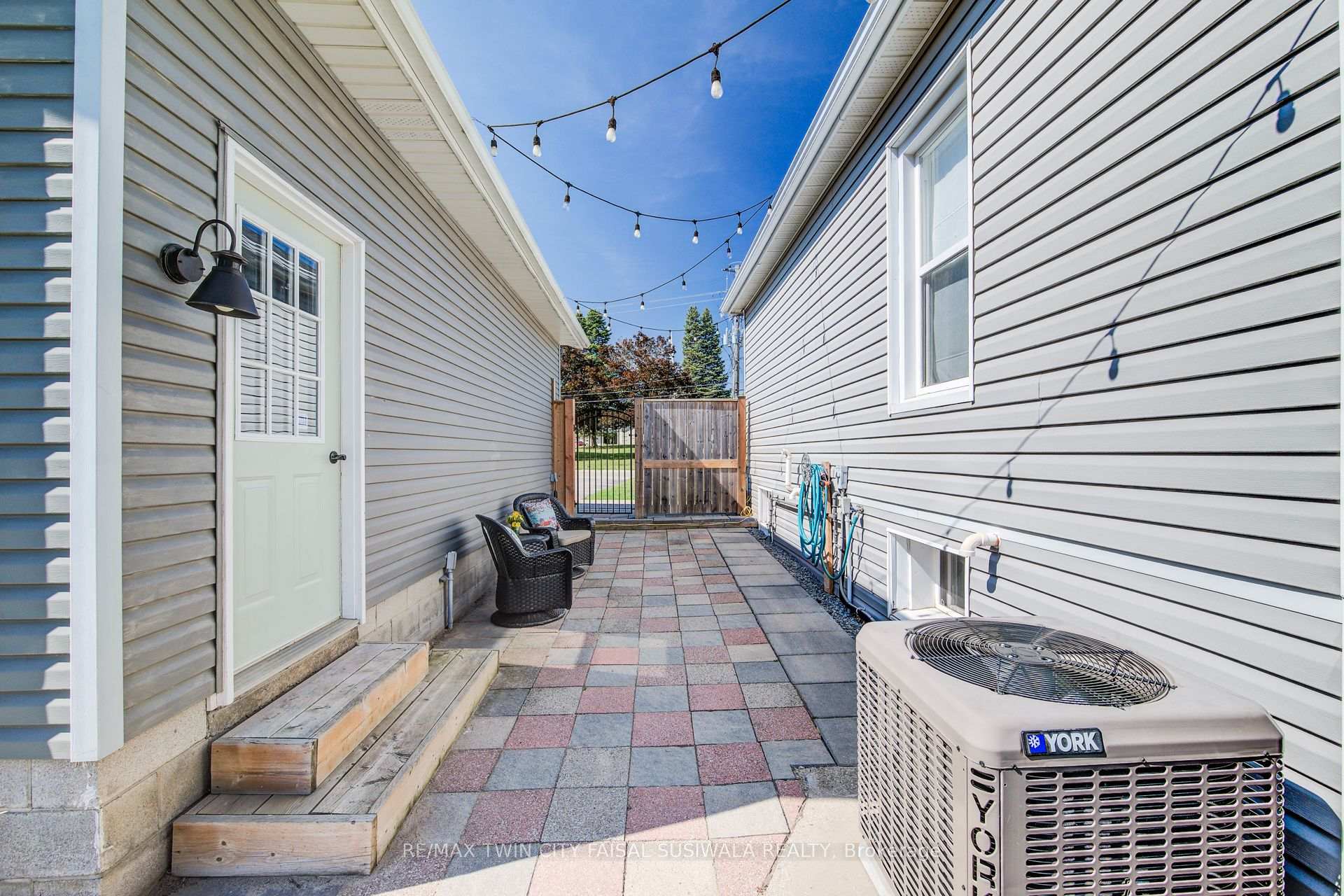 Photo 12 of 1631 Franklin Boulevard, Cambridge — HOMEH