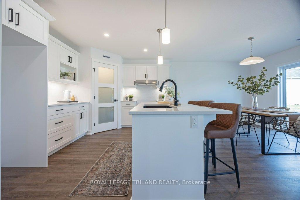 Photo 10 of 57 Silverleaf Path, St. Thomas — HOMEH