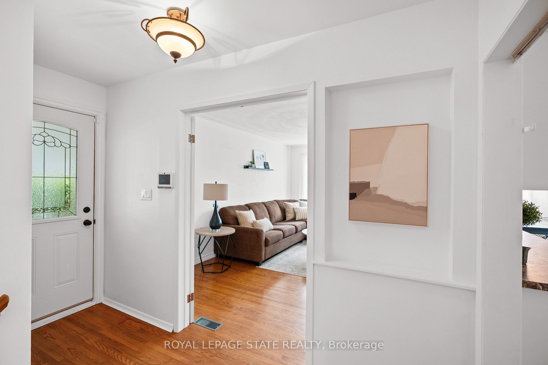 Photo 3 of 14 Turnbull Road, Hamilton, Dundas — HOMEH