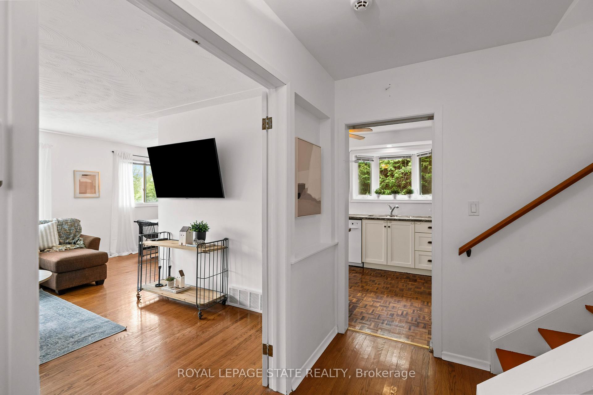 Photo 4 of 14 Turnbull Road, Hamilton, Dundas — HOMEH