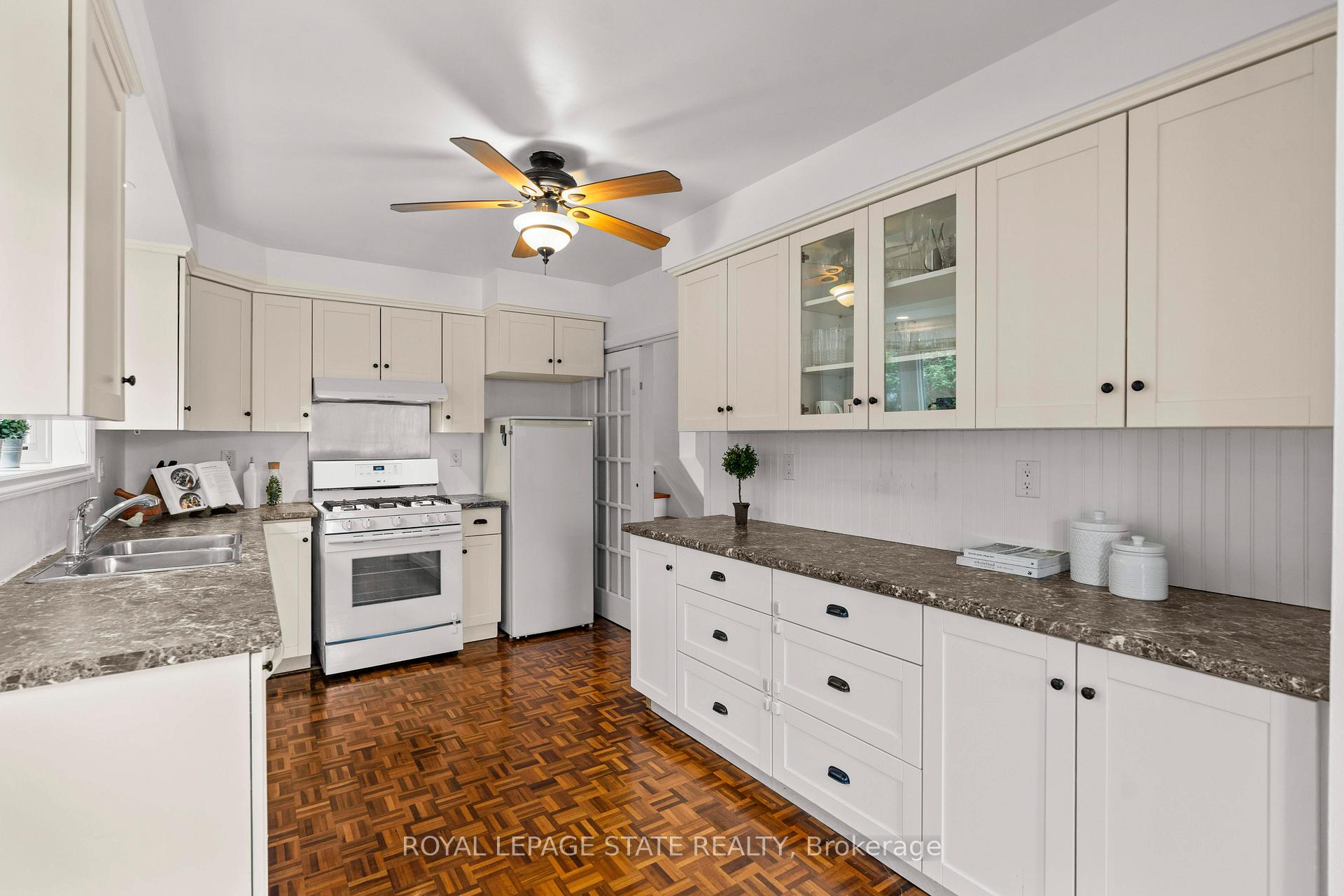Photo 6 of 14 Turnbull Road, Hamilton, Dundas — HOMEH