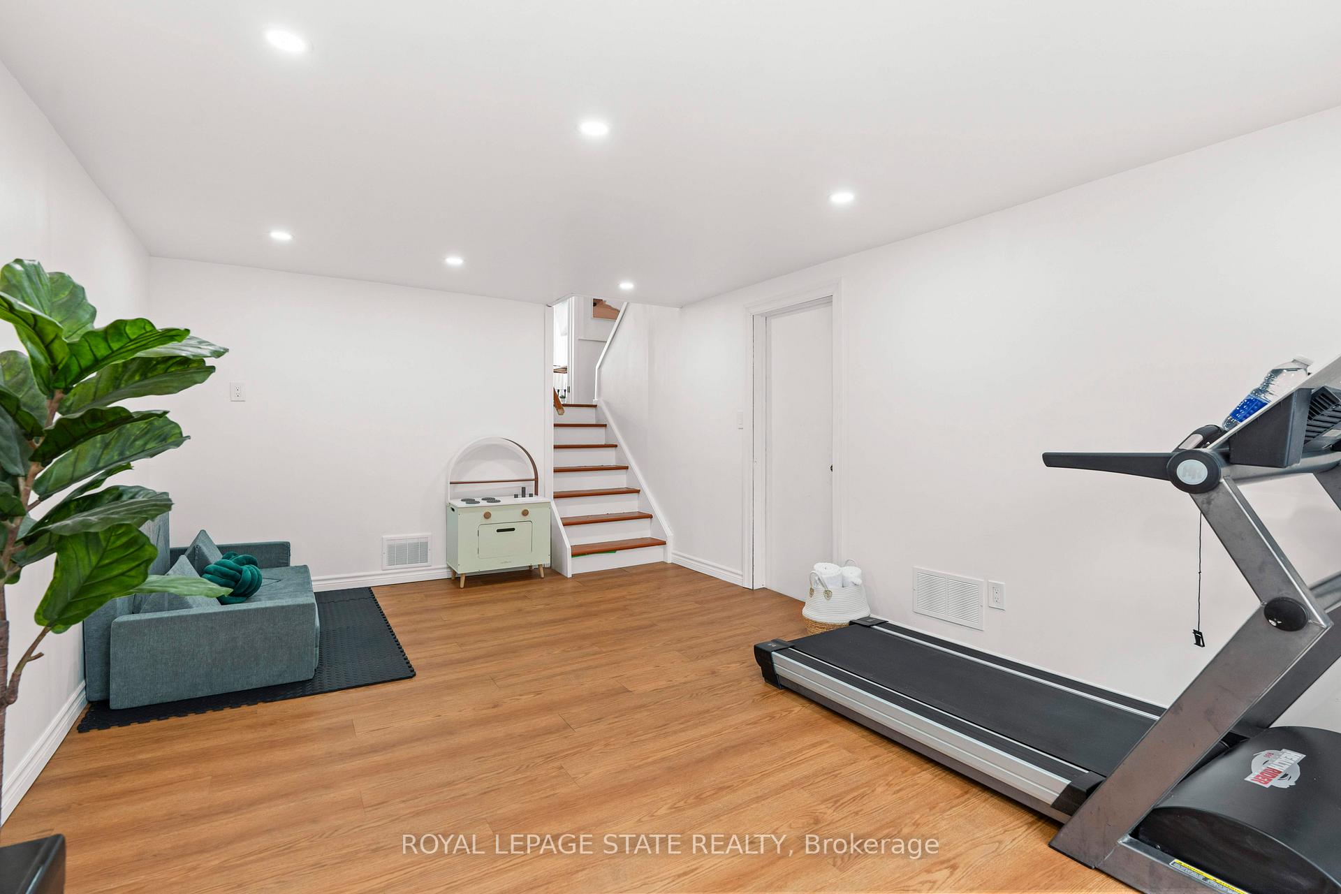 Photo 24 of 14 Turnbull Road, Hamilton, Dundas — HOMEH