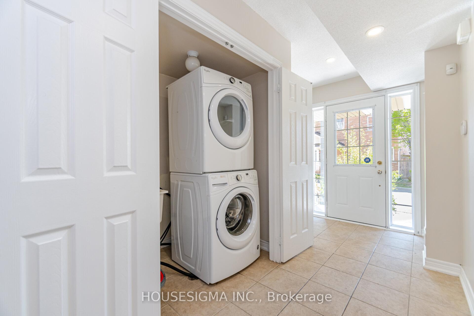 Photo 5 of 36 Arizona Drive, Brampton, Bram West — HOMEH