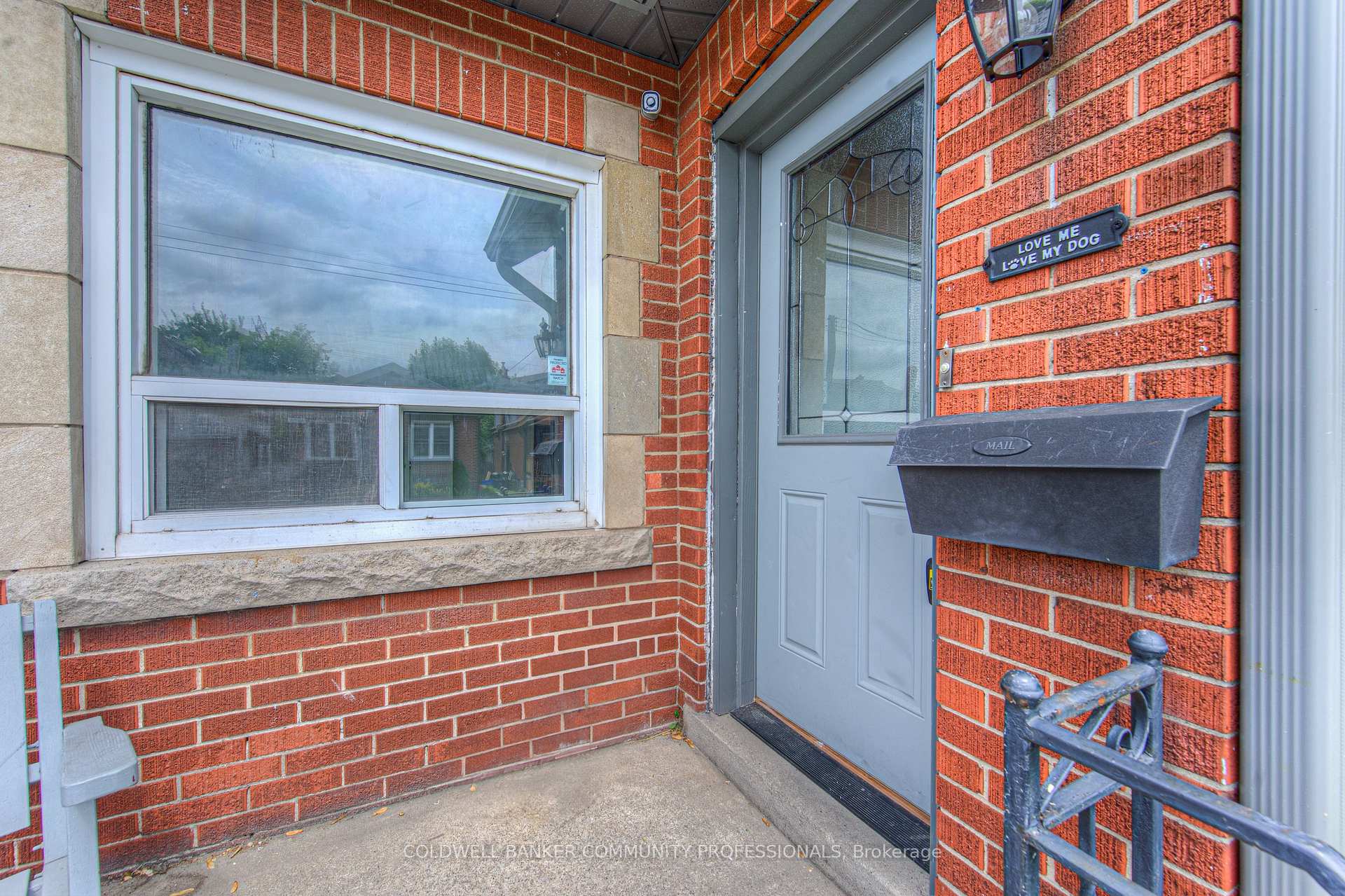 Photo 4 of 153 Fairfield Avenue, Hamilton, Homeside — HOMEH