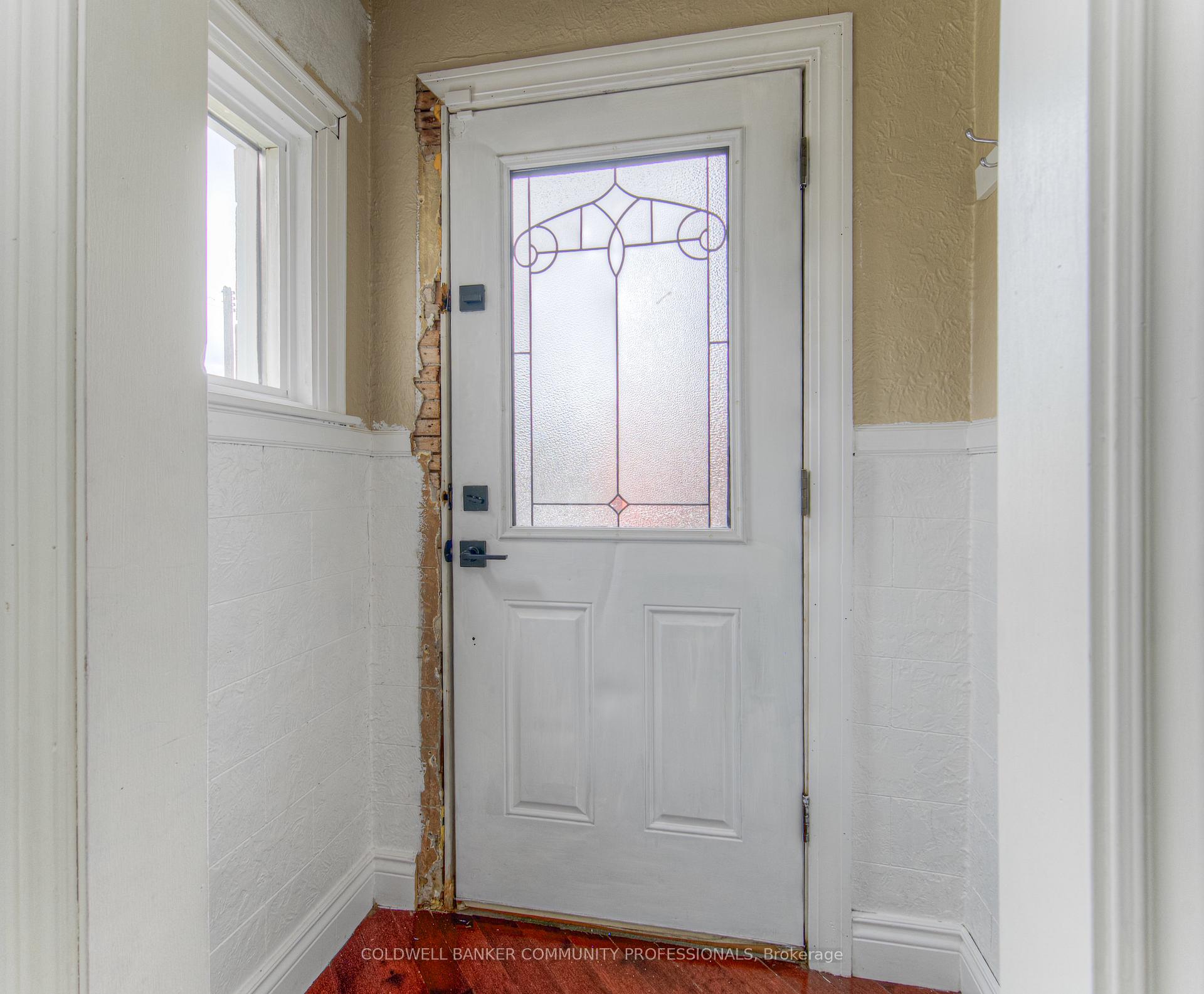 Photo 5 of 153 Fairfield Avenue, Hamilton, Homeside — HOMEH