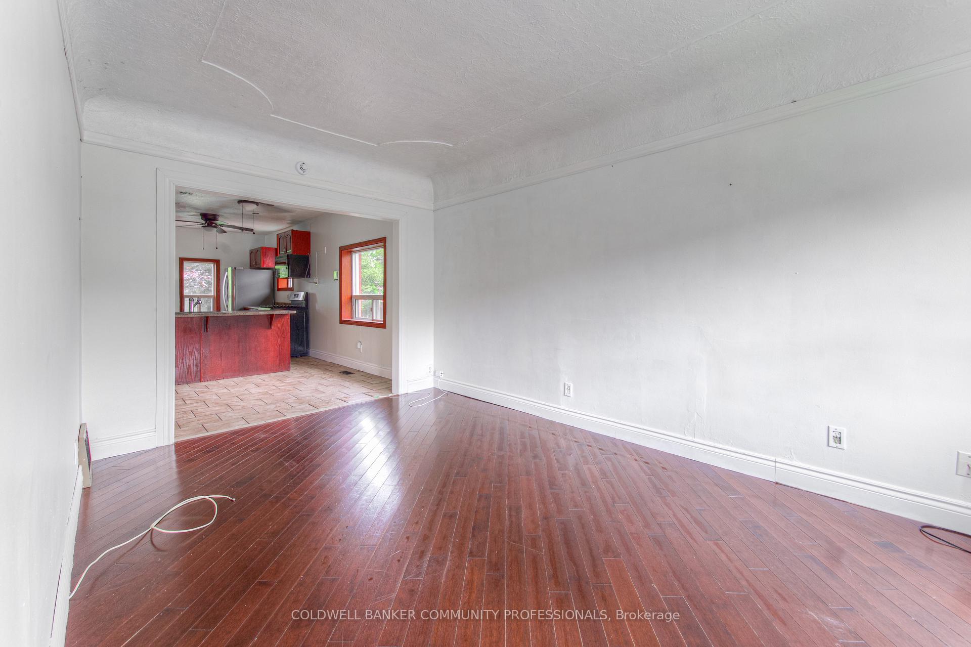 Photo 6 of 153 Fairfield Avenue, Hamilton, Homeside — HOMEH