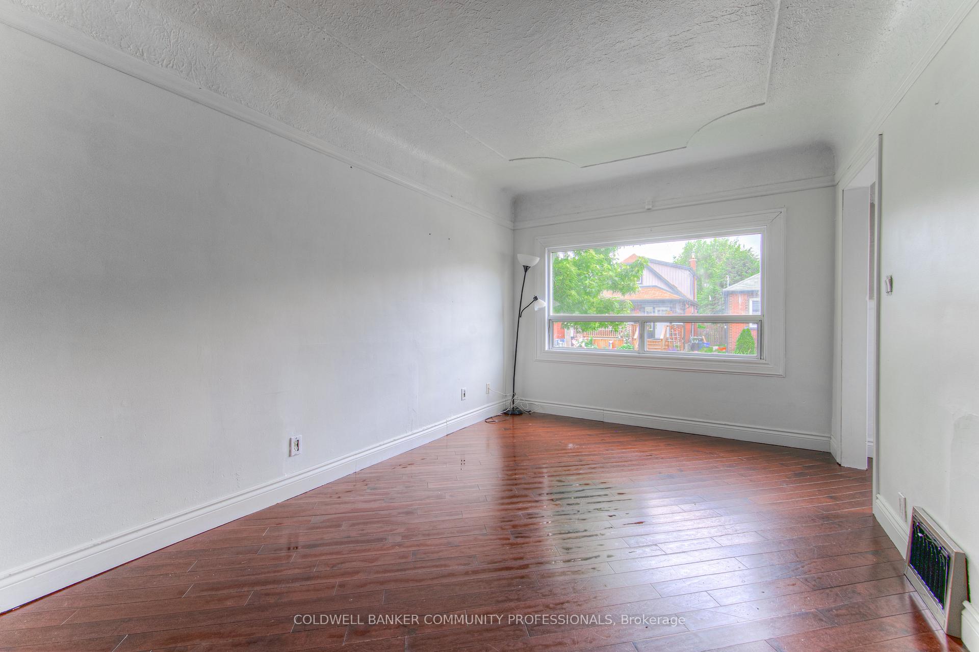 Photo 8 of 153 Fairfield Avenue, Hamilton, Homeside — HOMEH