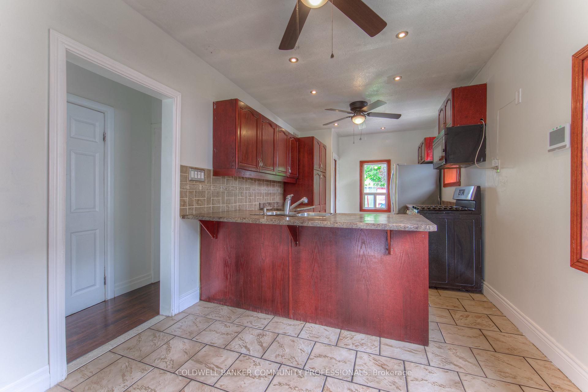 Photo 9 of 153 Fairfield Avenue, Hamilton, Homeside — HOMEH