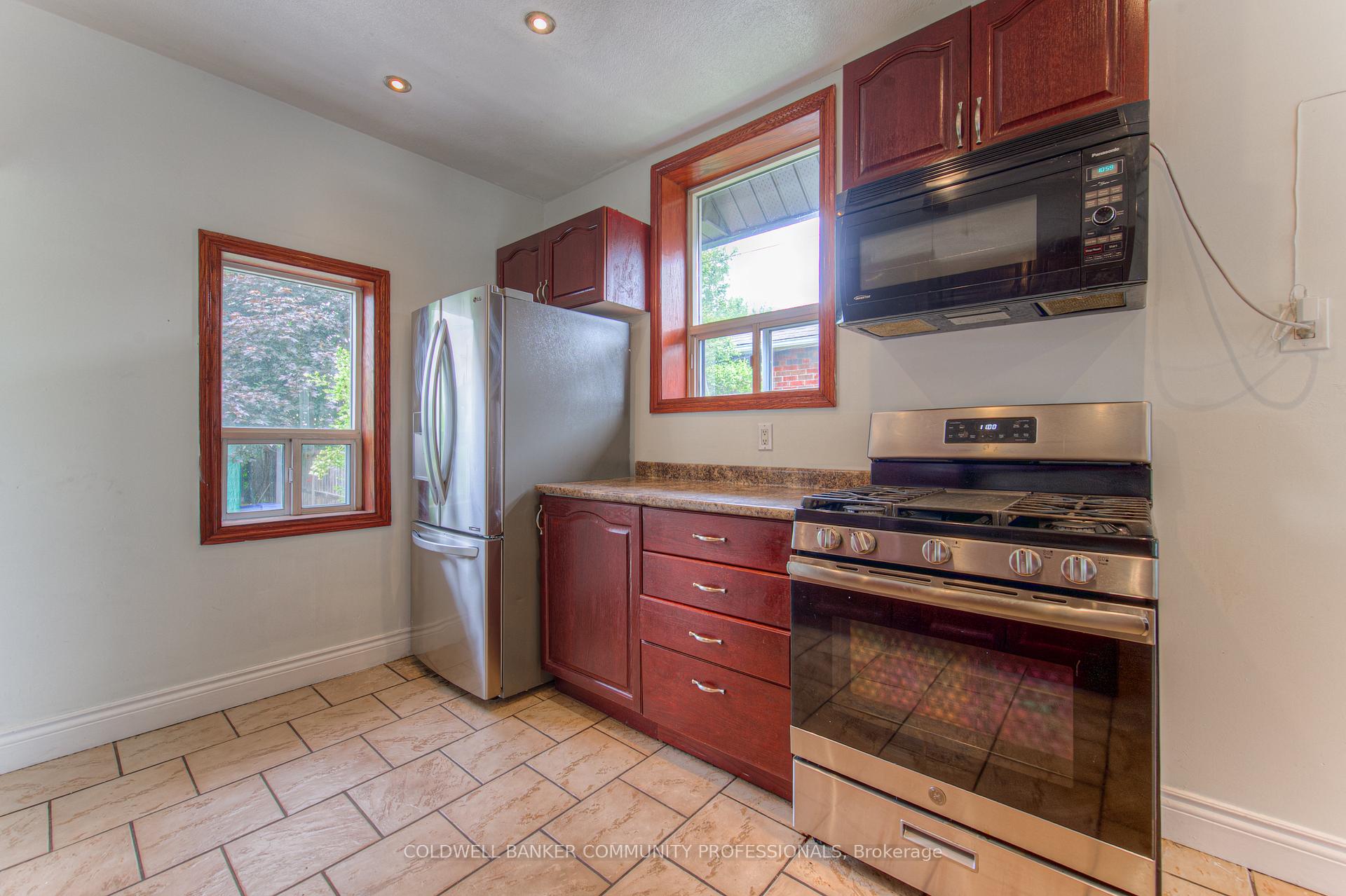 Photo 12 of 153 Fairfield Avenue, Hamilton, Homeside — HOMEH