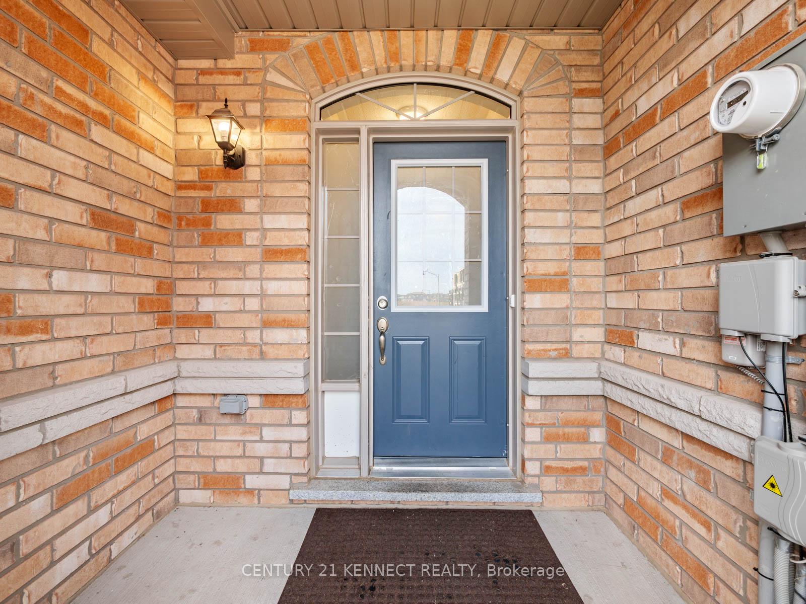 Photo 2 of 49 Finegan Circle, Brampton, Northwest Brampton — HOMEH